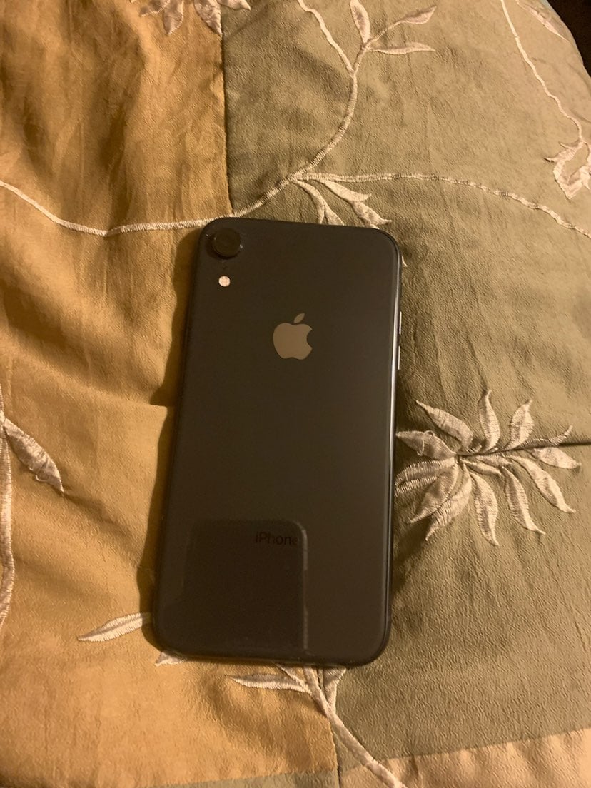 iPhone XR Black 64 GB T-Mobile