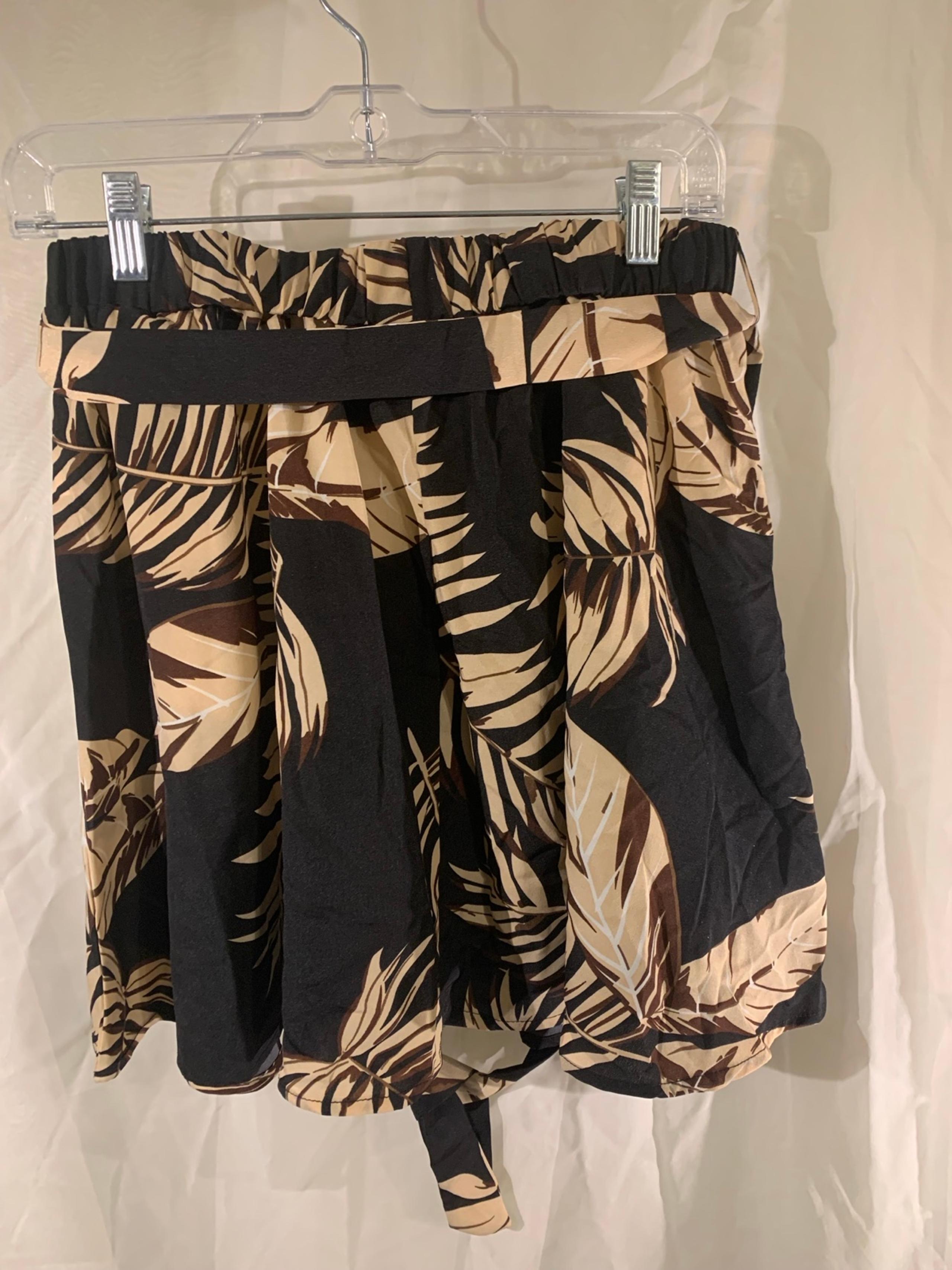 Shein Women Shorts Size L Brown Floral Belted Pleated Flowy High Rise Hot Pants