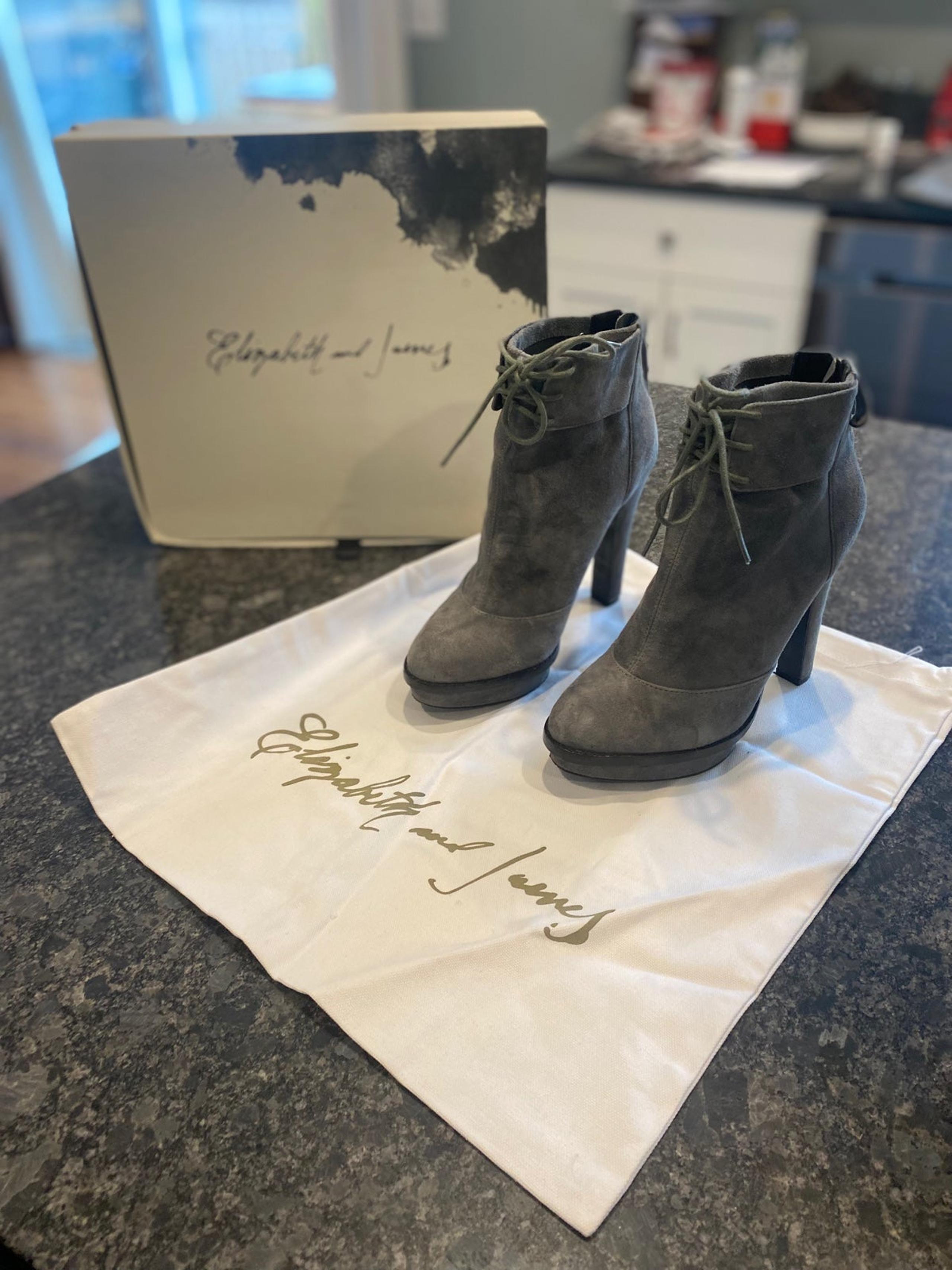 Designer Boots 7.5