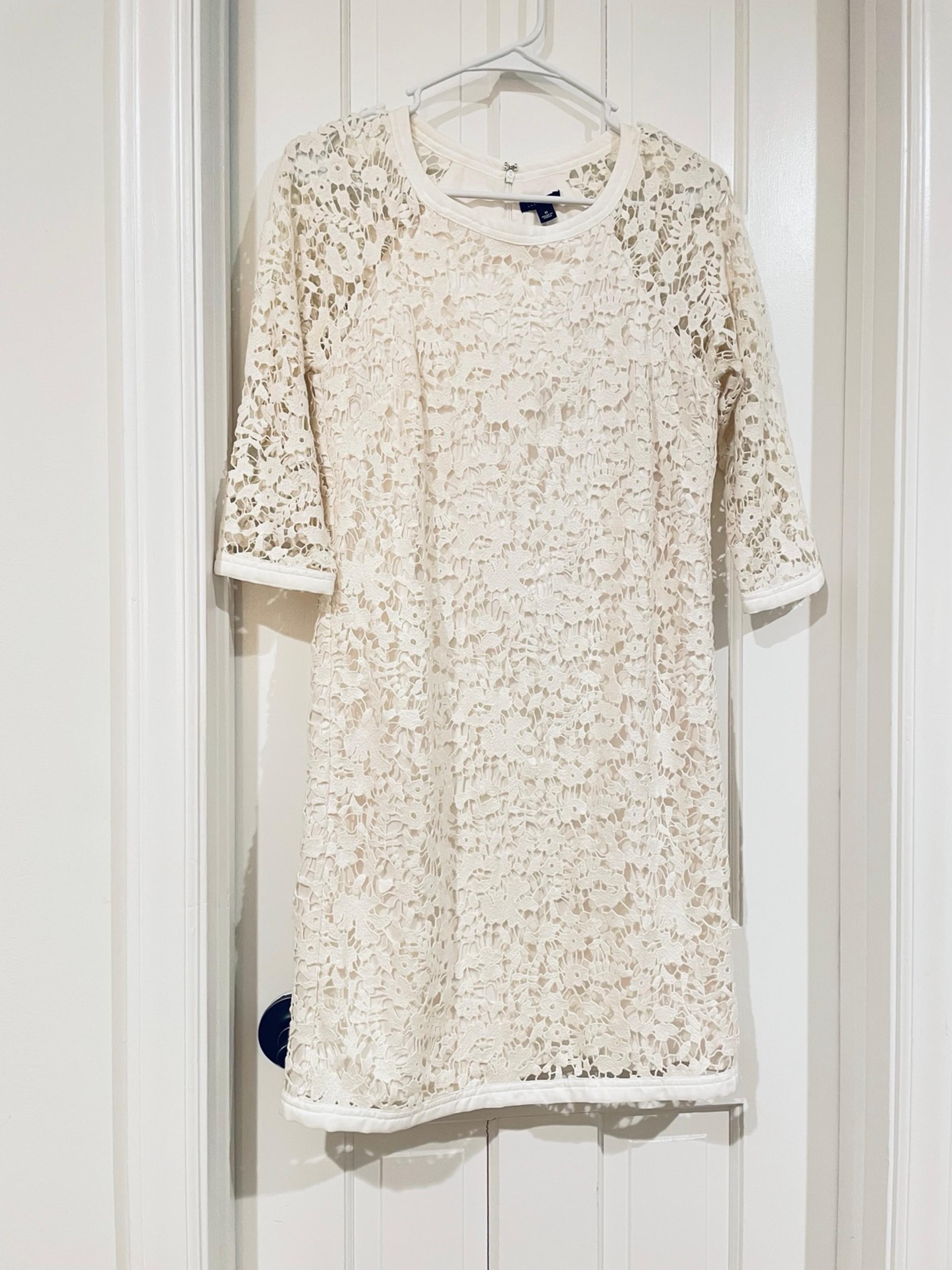Size 0 Ann Taylor Ivory Lace Knee-Length Dress