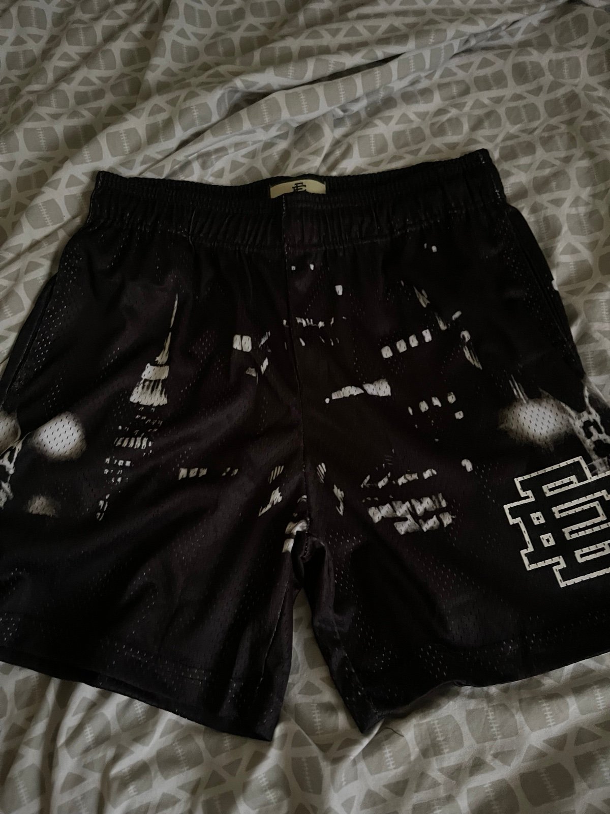 EE shorts blackskyline