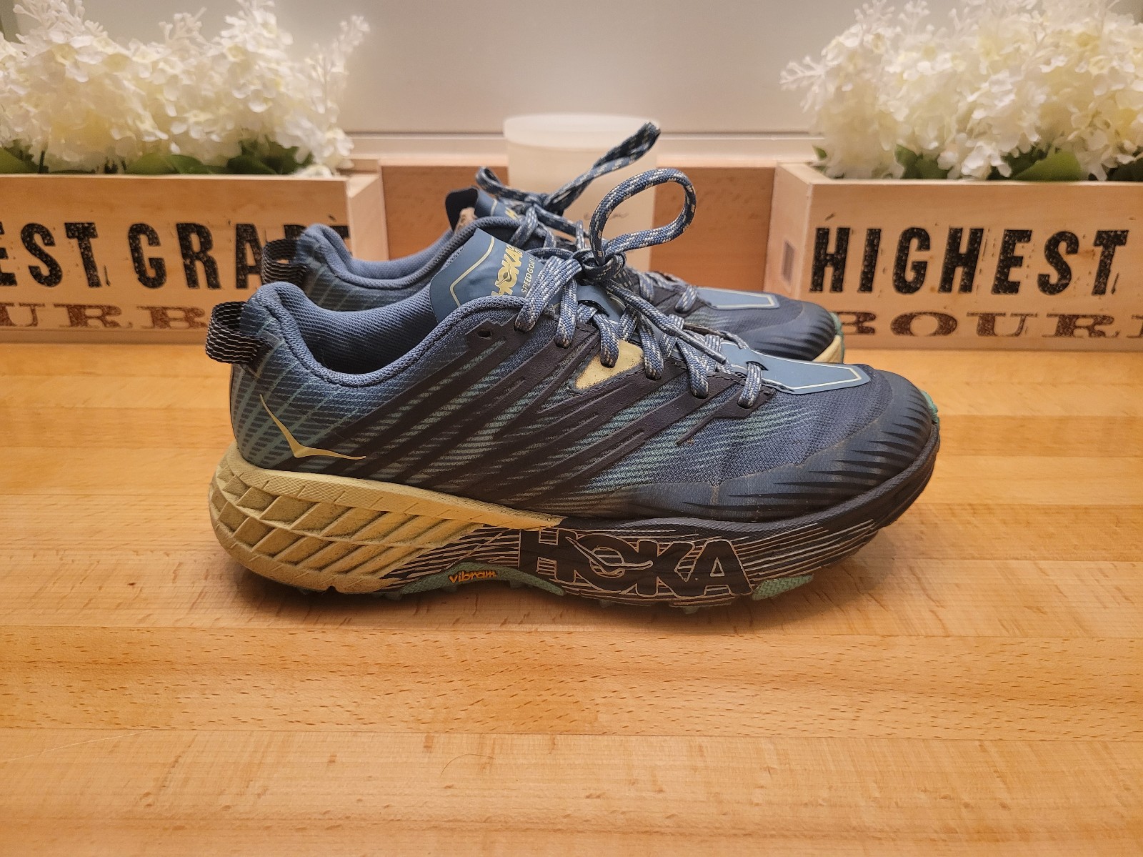 Womens Hoka One One Speedgoat 4 Blue Trail Running Sneakers Size 8.5