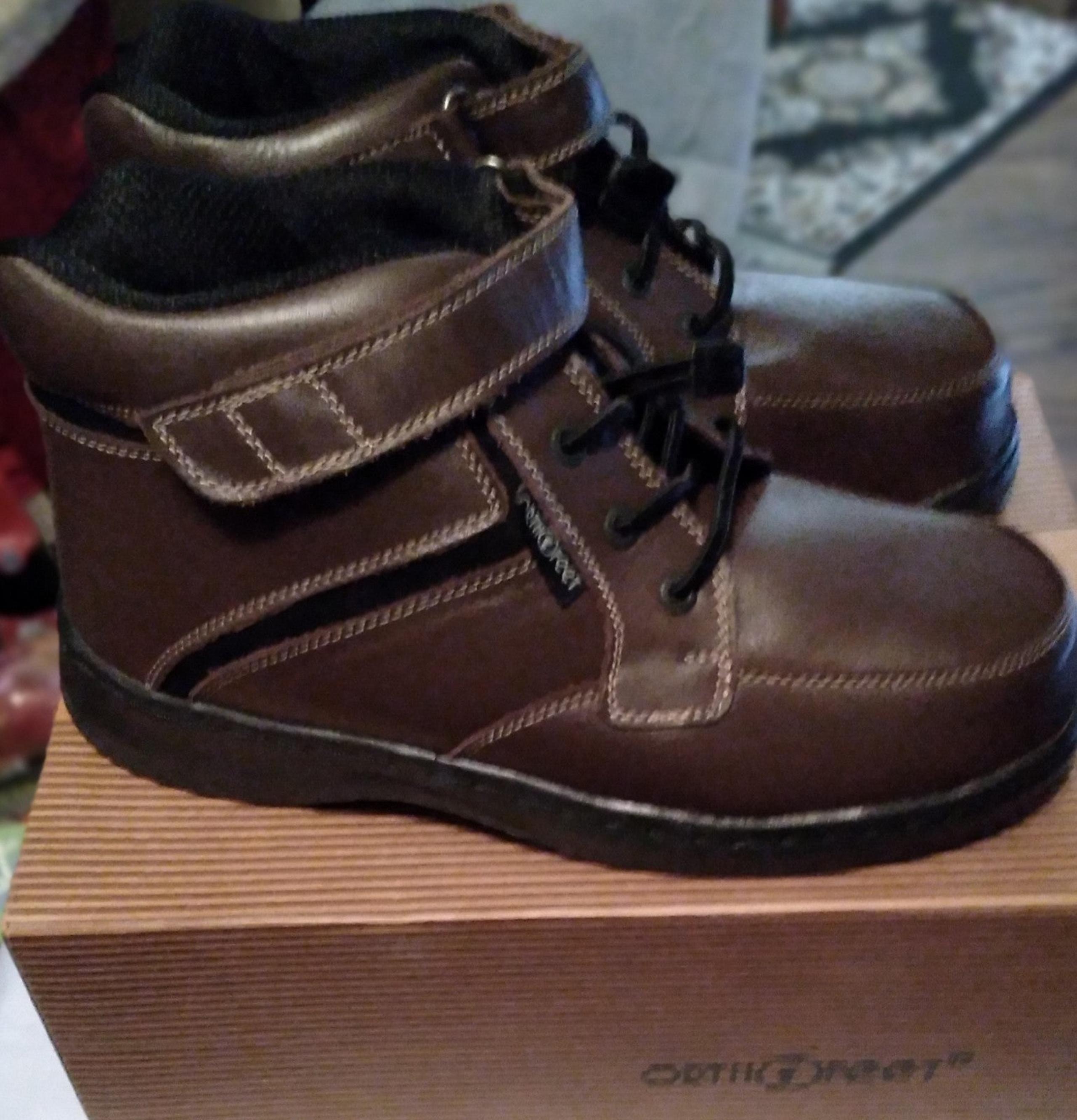 OrthoFeet Men's Walking Shoe/Boots!