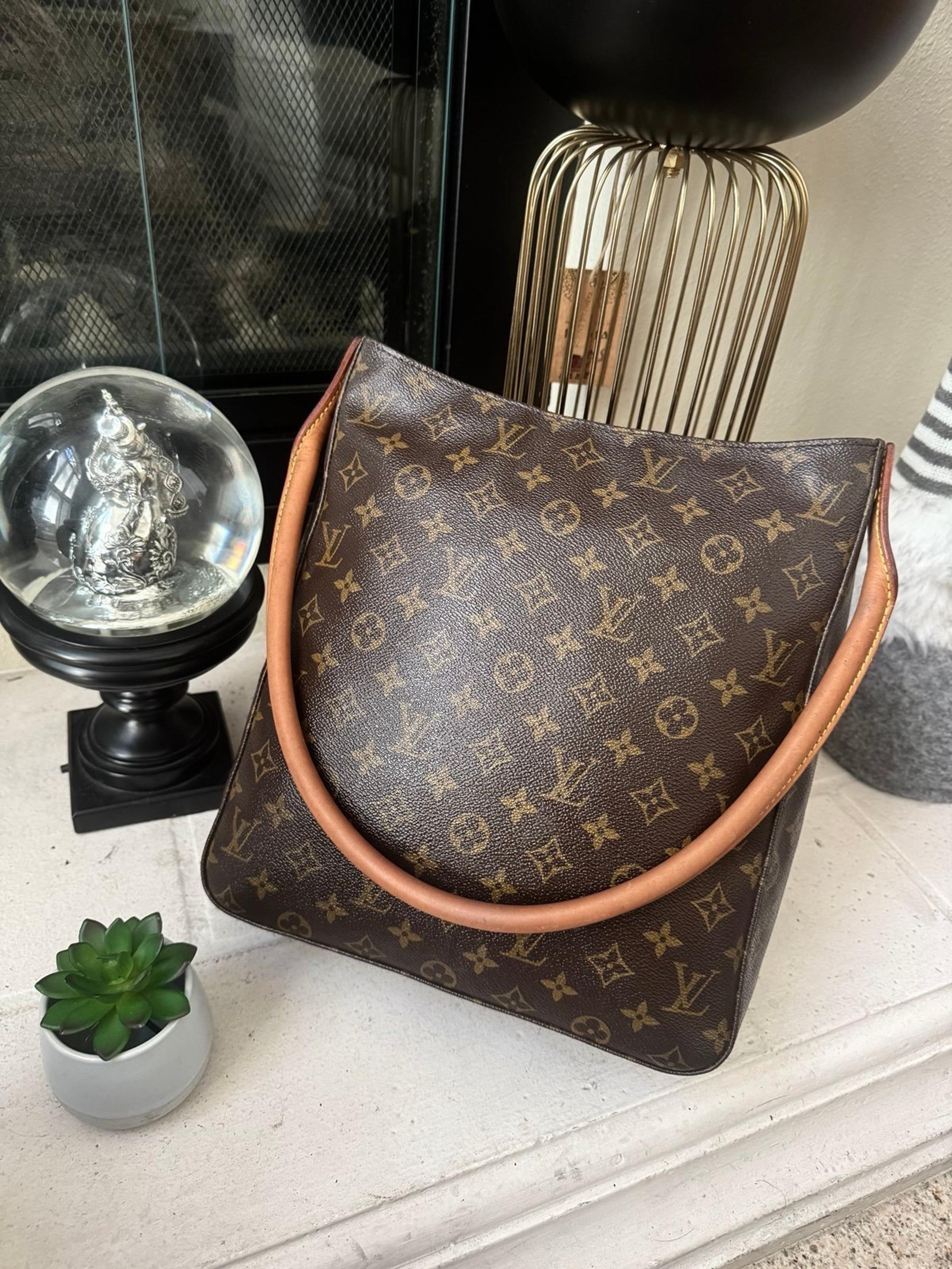 ✅Authentic Louis Vuitton Monogram Looping GM