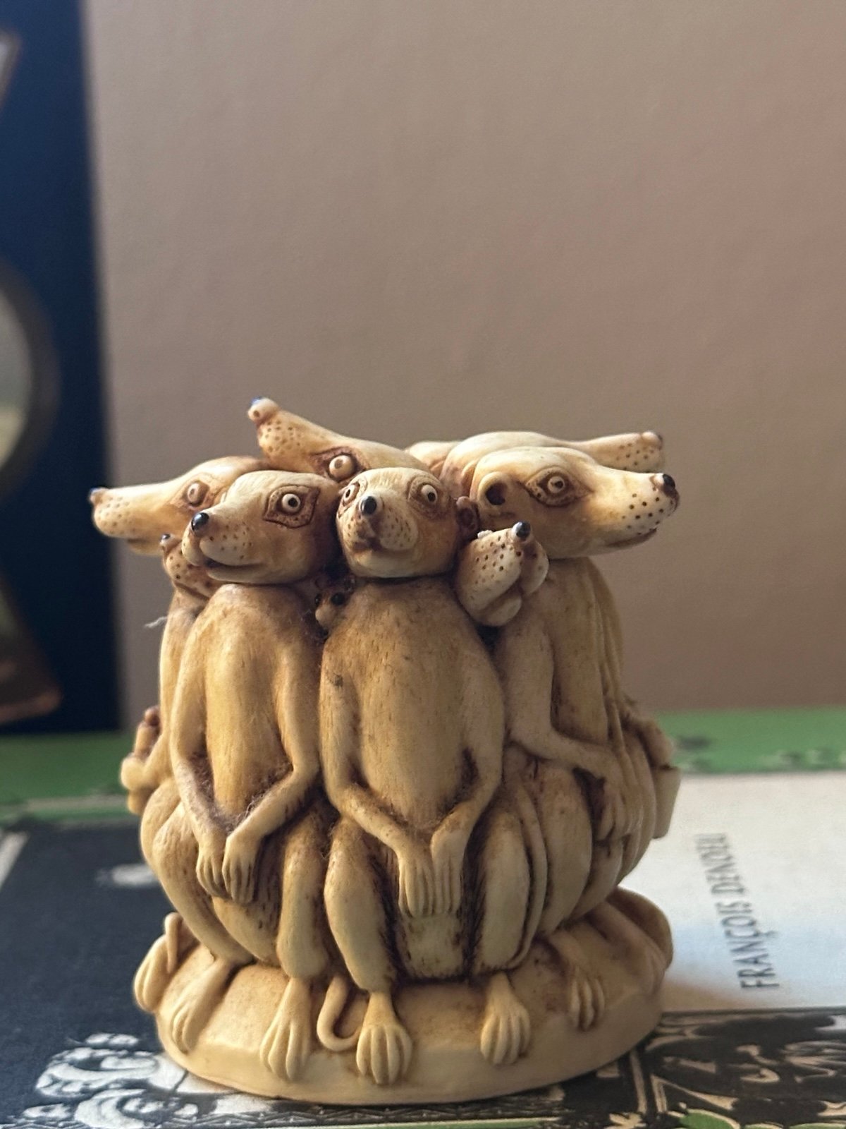 Harmony Kingdom Trinket Box Many Dogs Animals