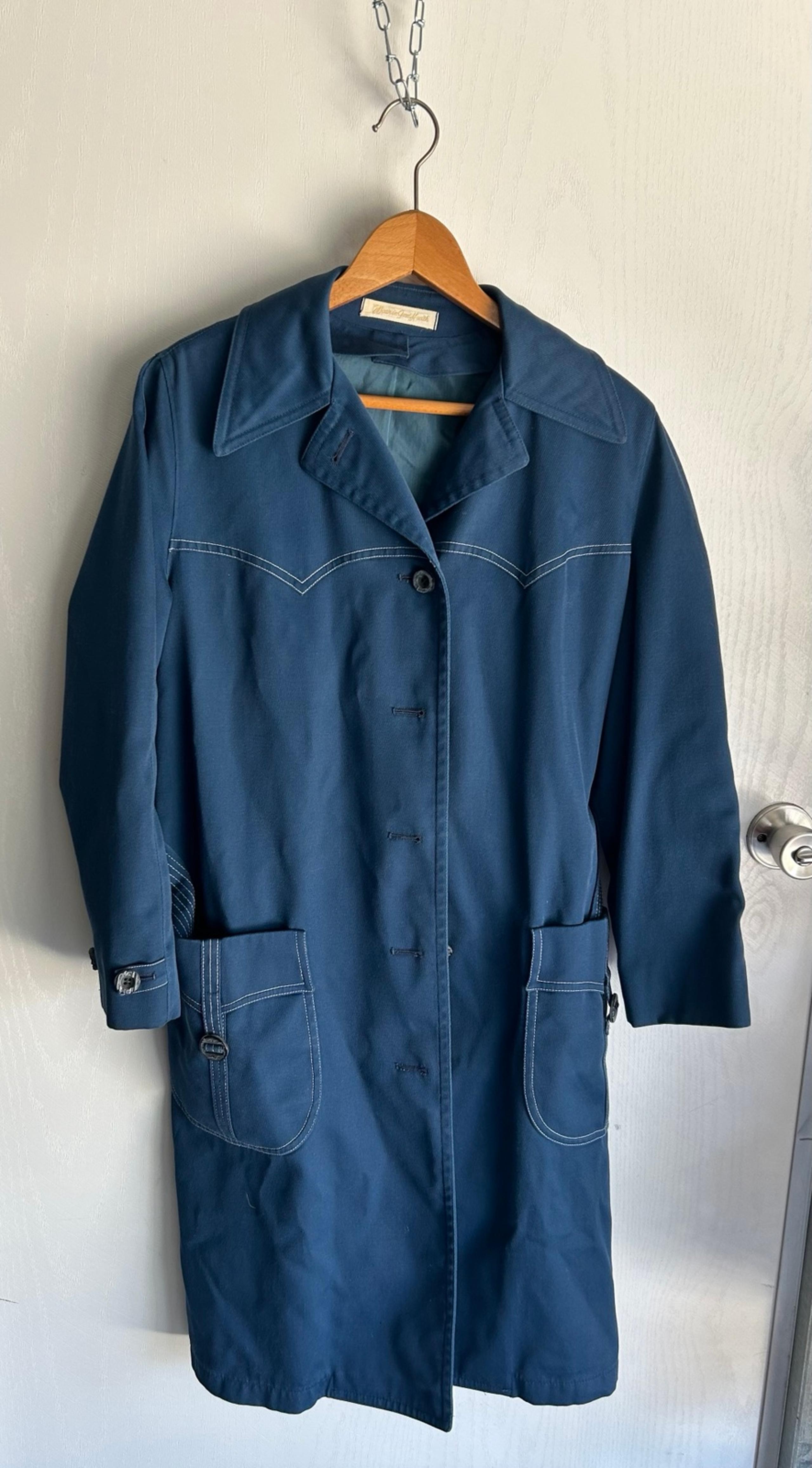 Vintage Misty Harbor navy blue 12 regular trench coat