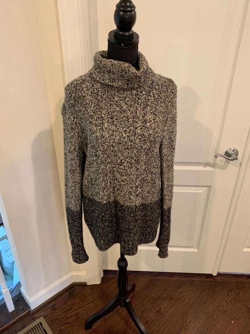 Vince Sweater (M)