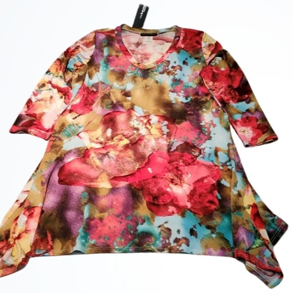 Sea & Anchor 3/4 Sleeve Long Hem V Neck