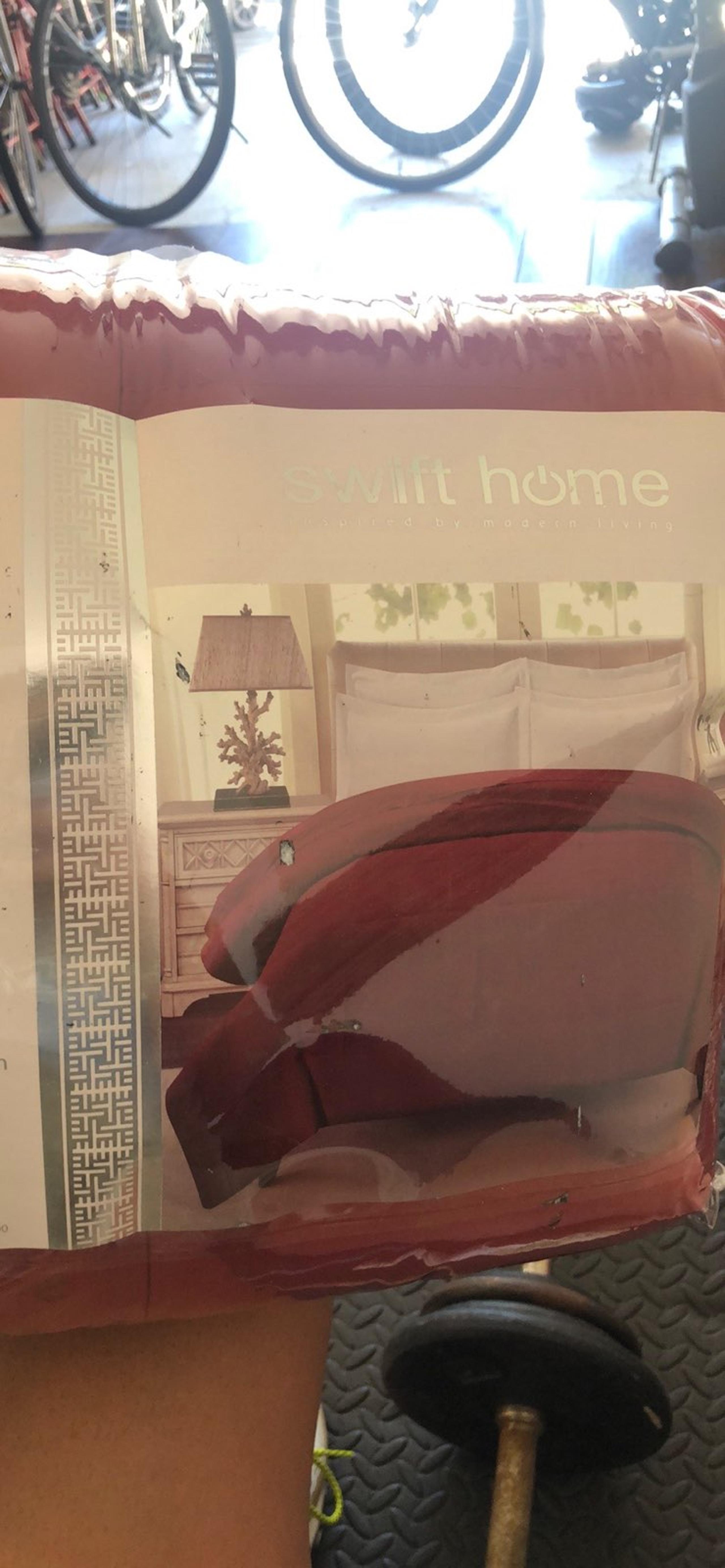 Twin bed Red comforter