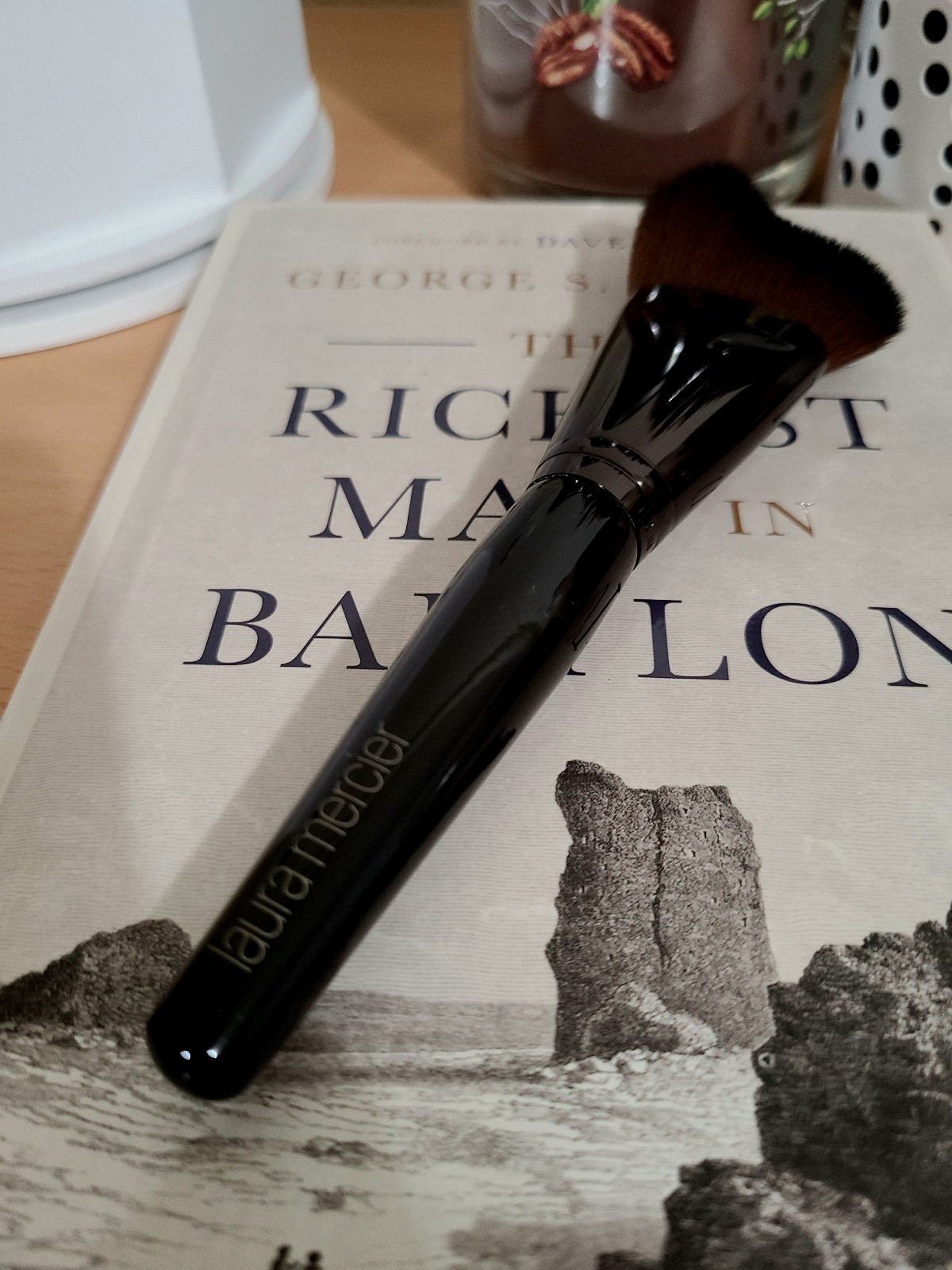 Laura Mercier Glow Powder Face Brush
