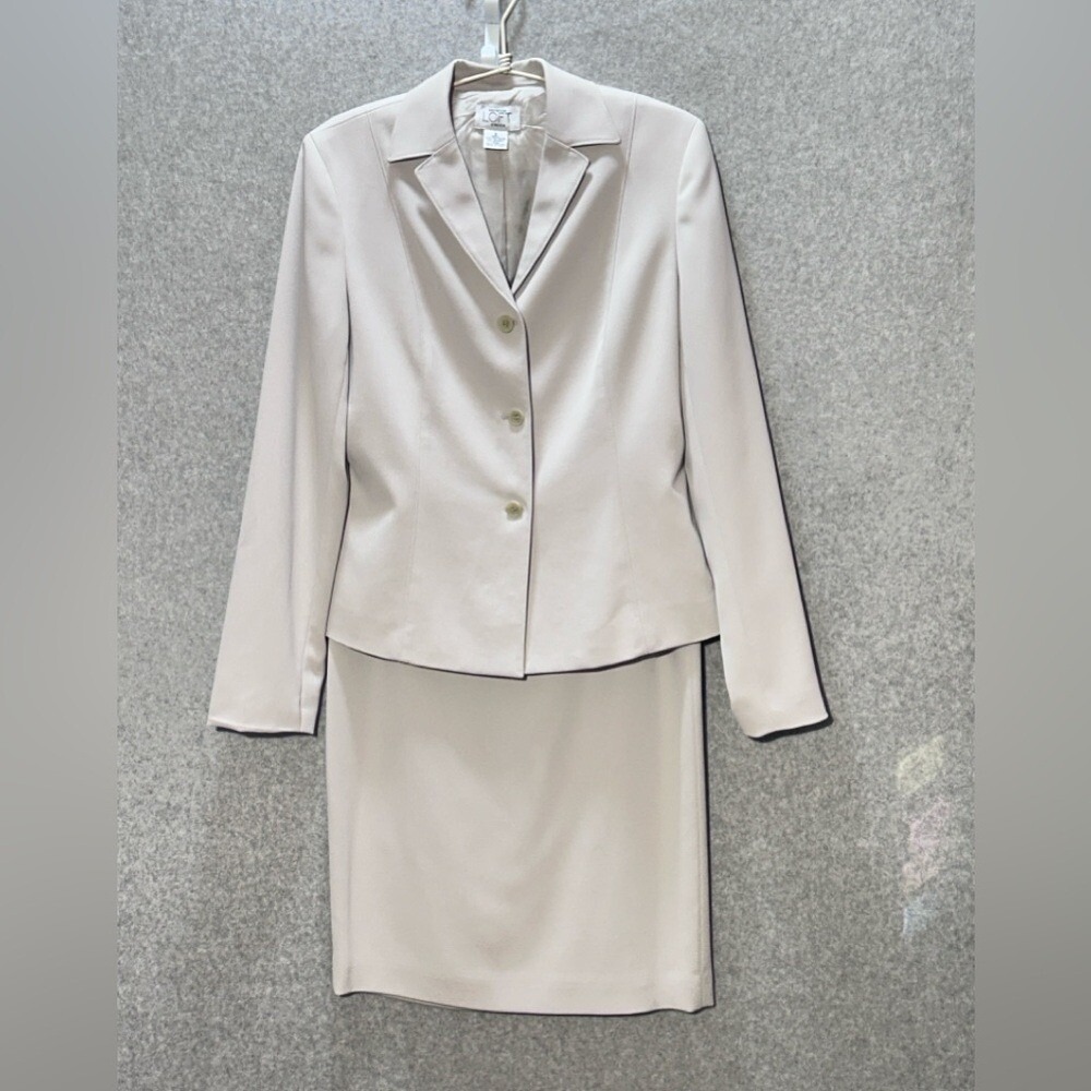 Ann Taylor Women's Size 4 Two-Piece Suit Set Business Casual Professional Intern