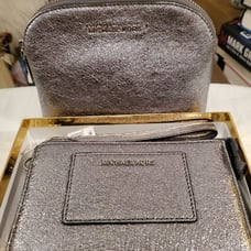 Michael Kors Set-Cosmetic Bag and Wristl