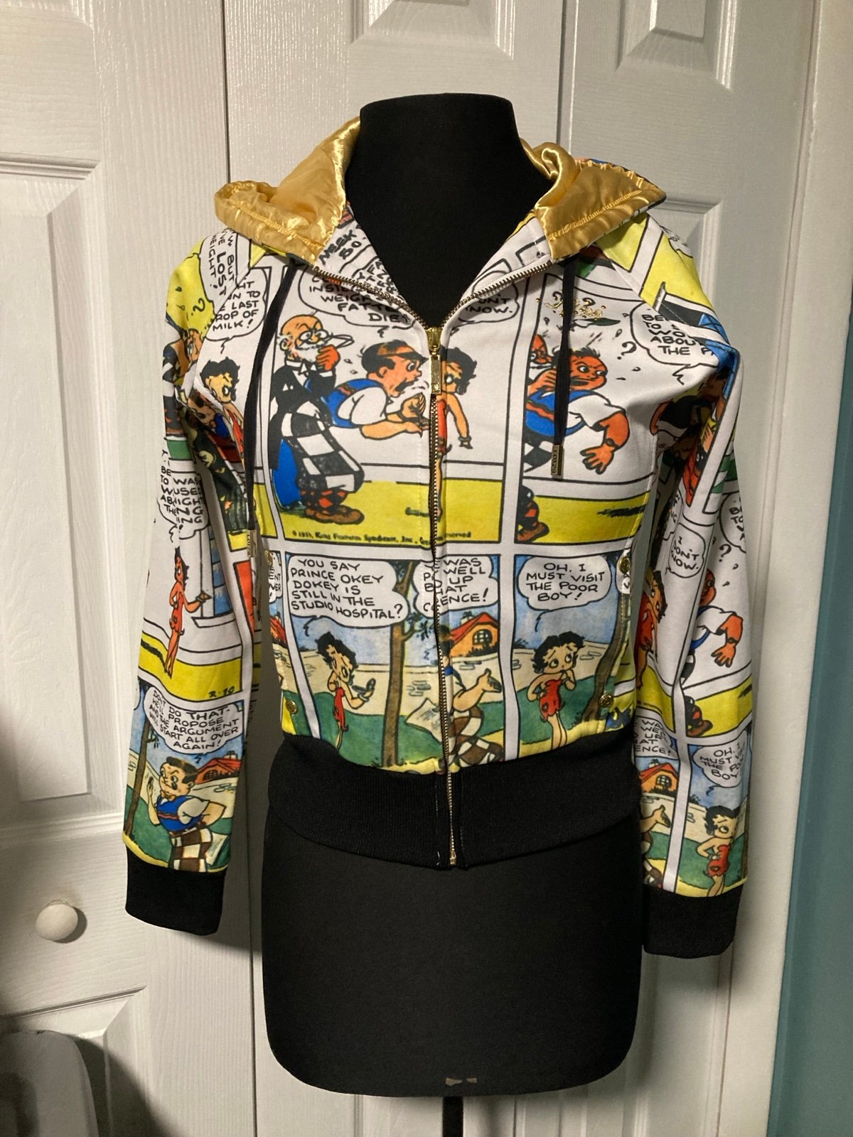 Lot 29 Y2K/Vintage Betty Boop Comic Crop Hoodie