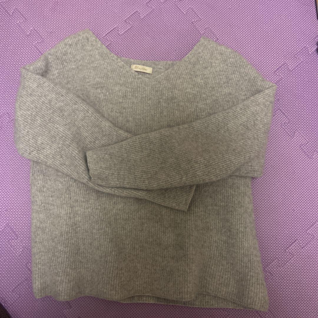 Sophisticated Color Light Grey 100% Cashmere V-Neck Knit