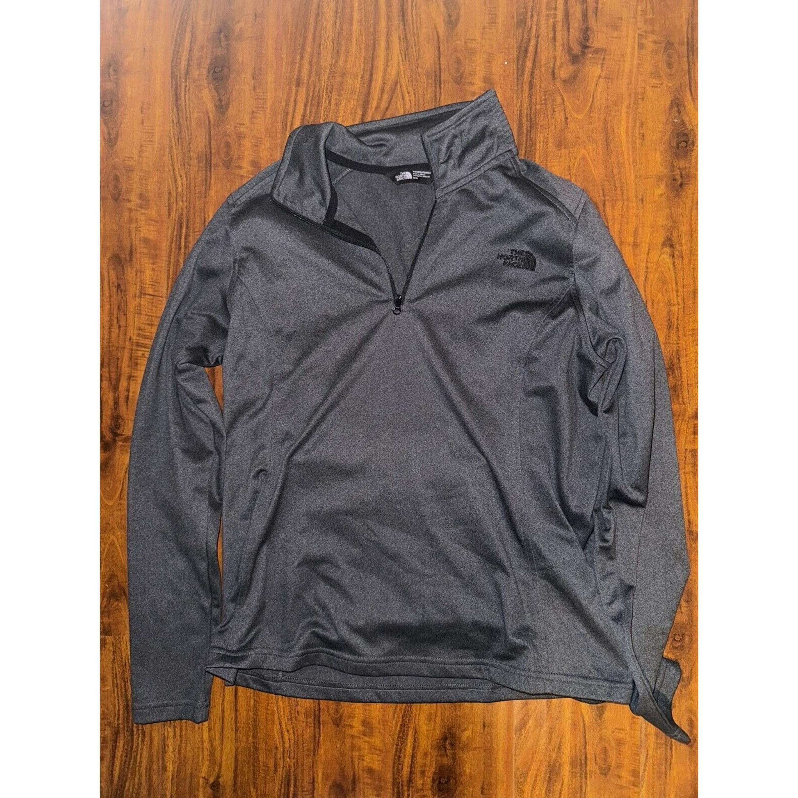 The North Face Women's Size Medium Gray Long Sleeve Quarter Zip Athletic Top
