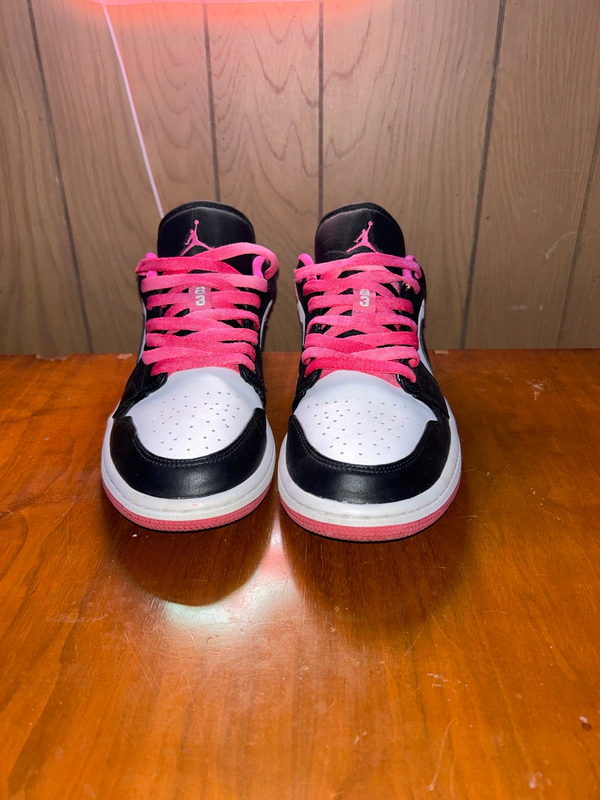 Jordan 1 low fuchsia