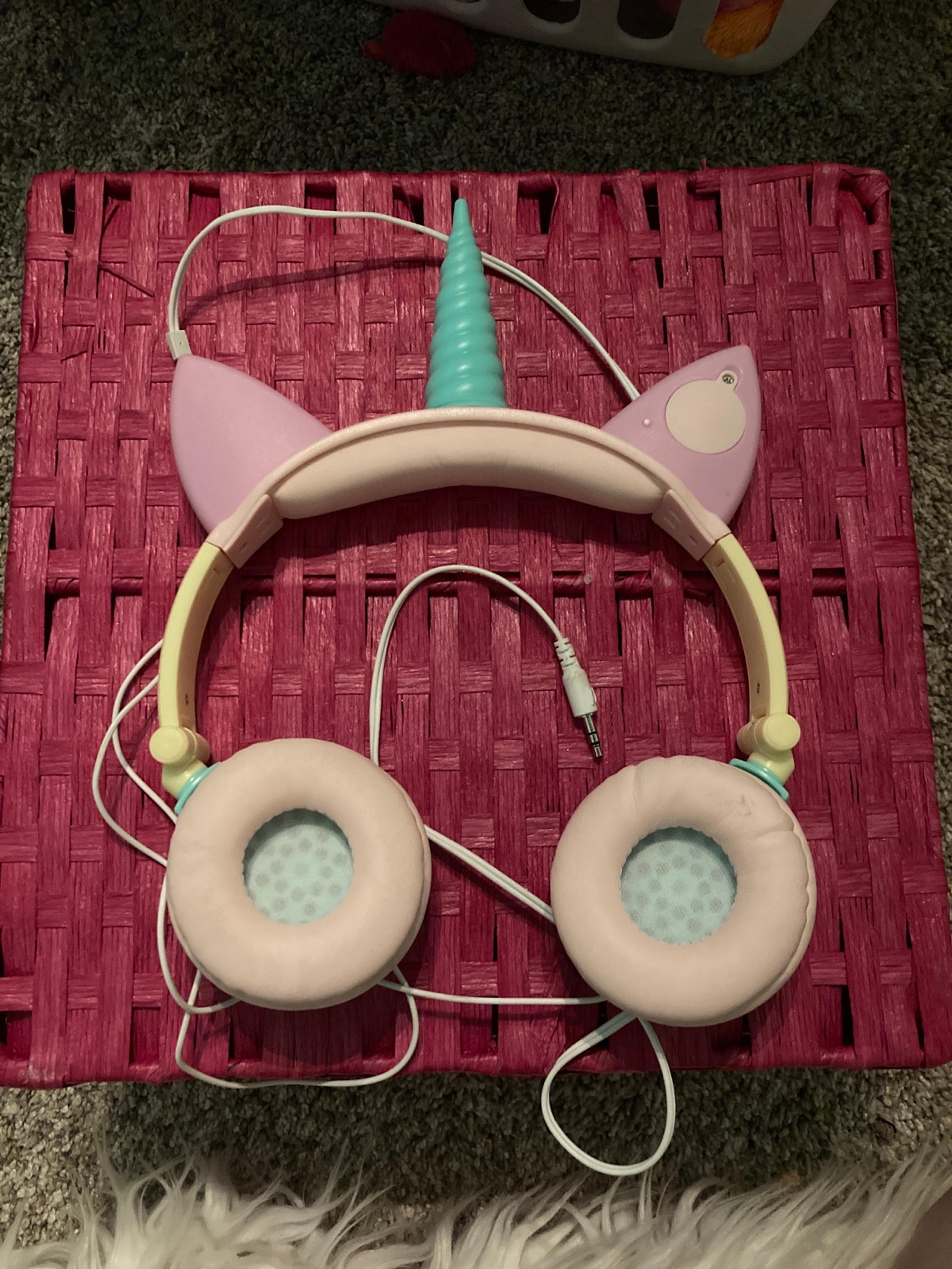 Light-up unicorn headphones