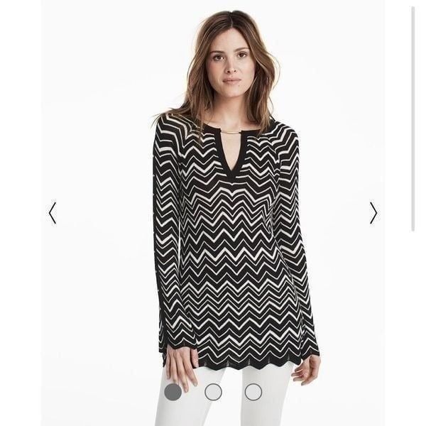 White House Black Market Bell Split Sleeve Chevron Stitch Tunic Sweater Size S