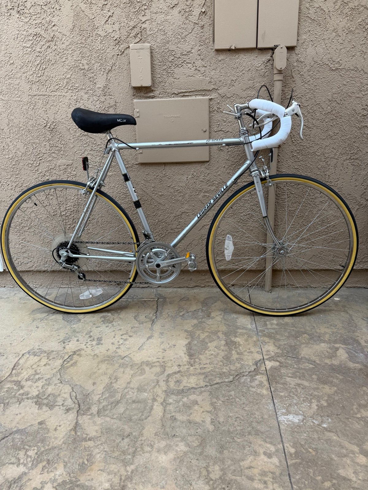 Legran Seville Road Racing Touring Bike Lightweight Shimano New Tires Ready 2 Ri