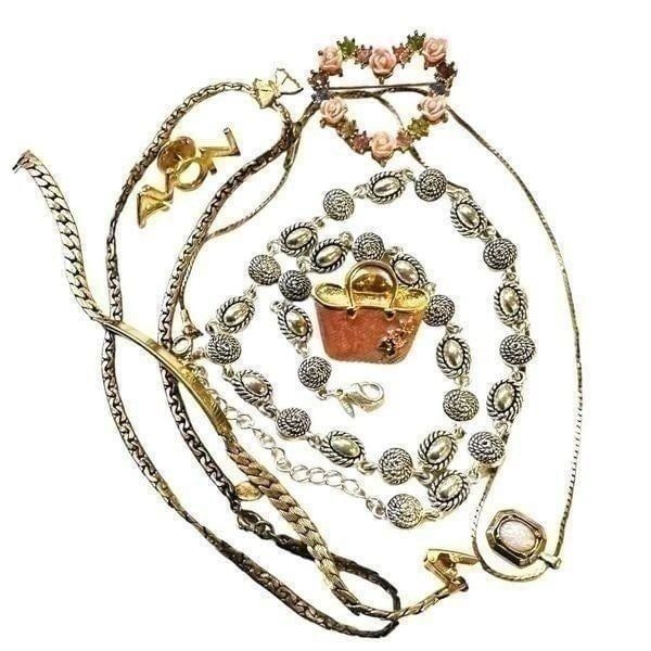 AVON Vintage Bundle Lot of 7 Avon Goldtone Jewelry Pieces 3 Necklaces 3 Brooches