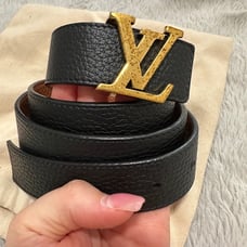 Leather belt with buckle