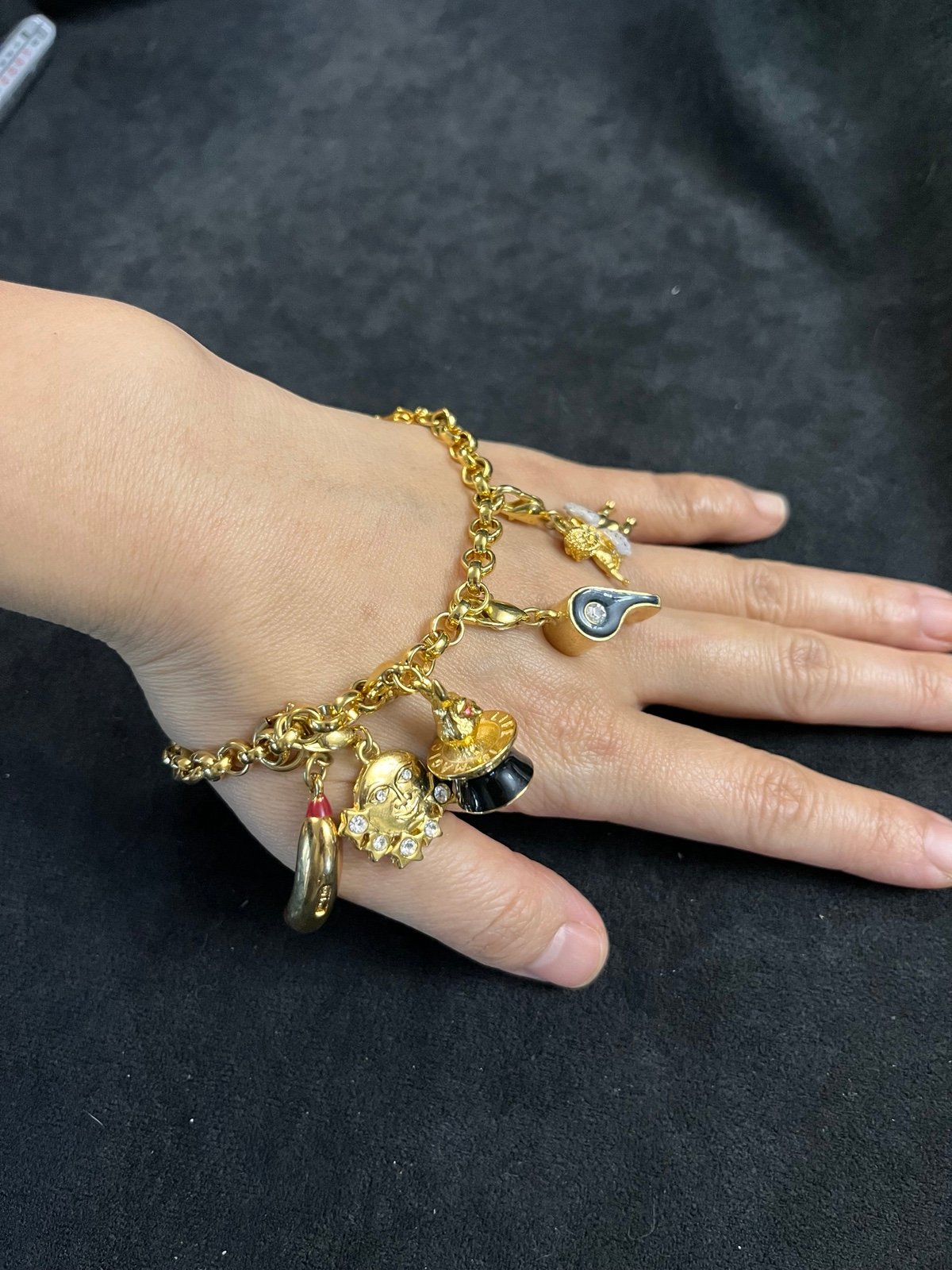VINTAGE SIGNED MONET LOADED ARTICULATING MOVING HIGH QUALITY 5 CHARMS BRACELET