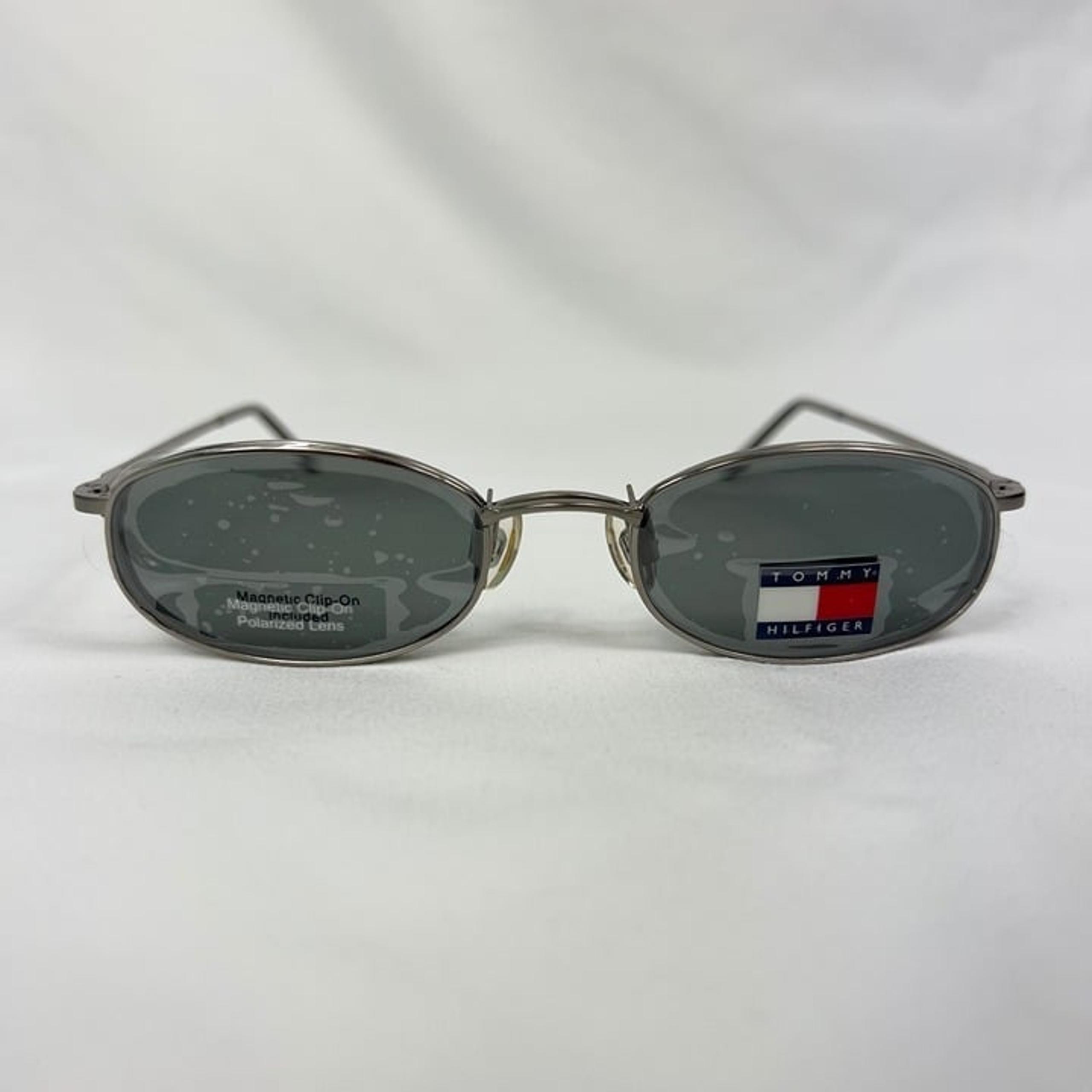 Tommy Hilfiger Sunglasses Womens 49 mm Silver Oval Polarized Magnetic Clip On