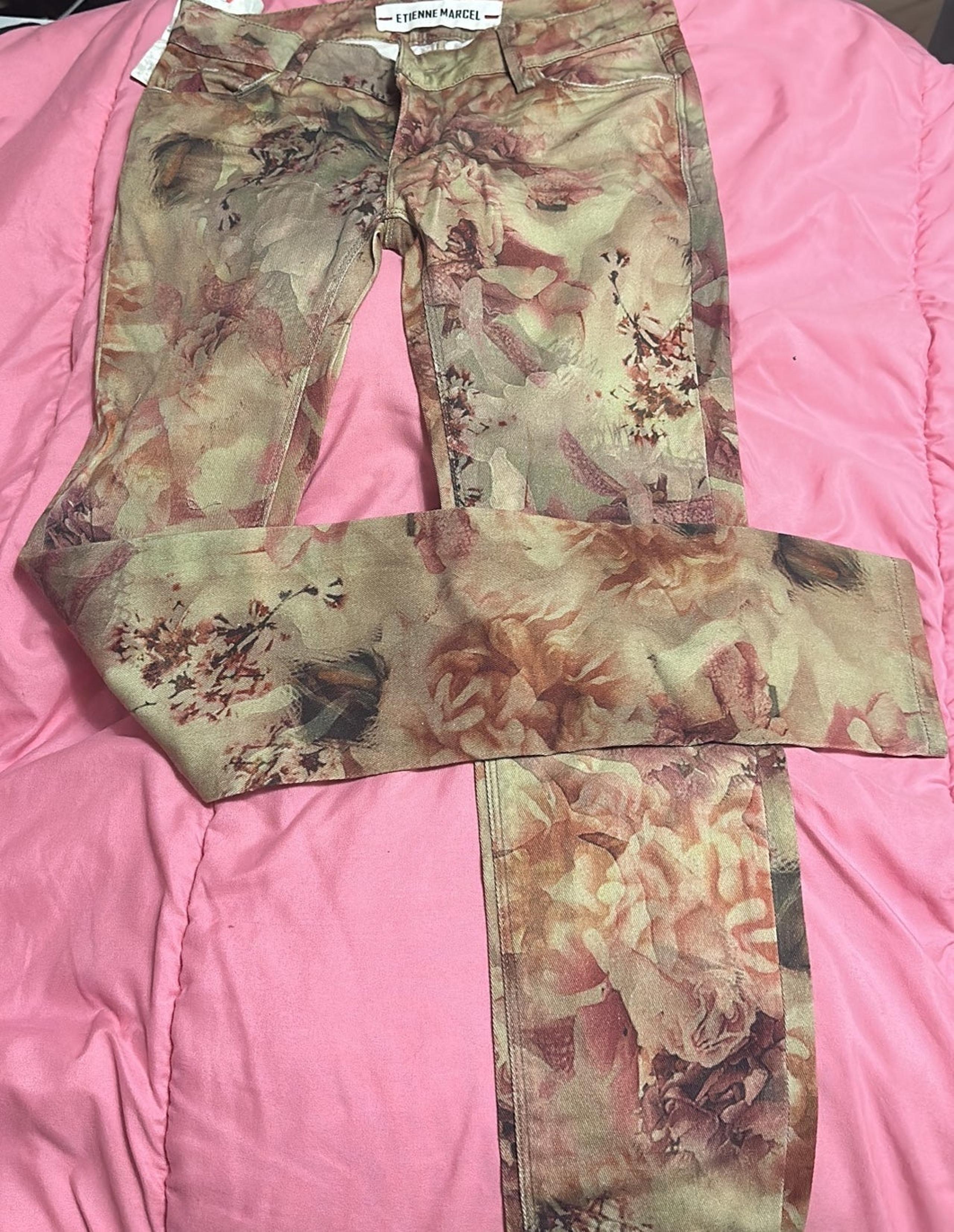 NWT price 172$ ETIENNE MARCEL floral distressed skinny jeans size 24