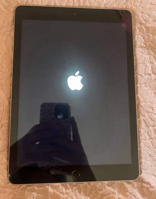 iPad 5th generation Silver 128 GB