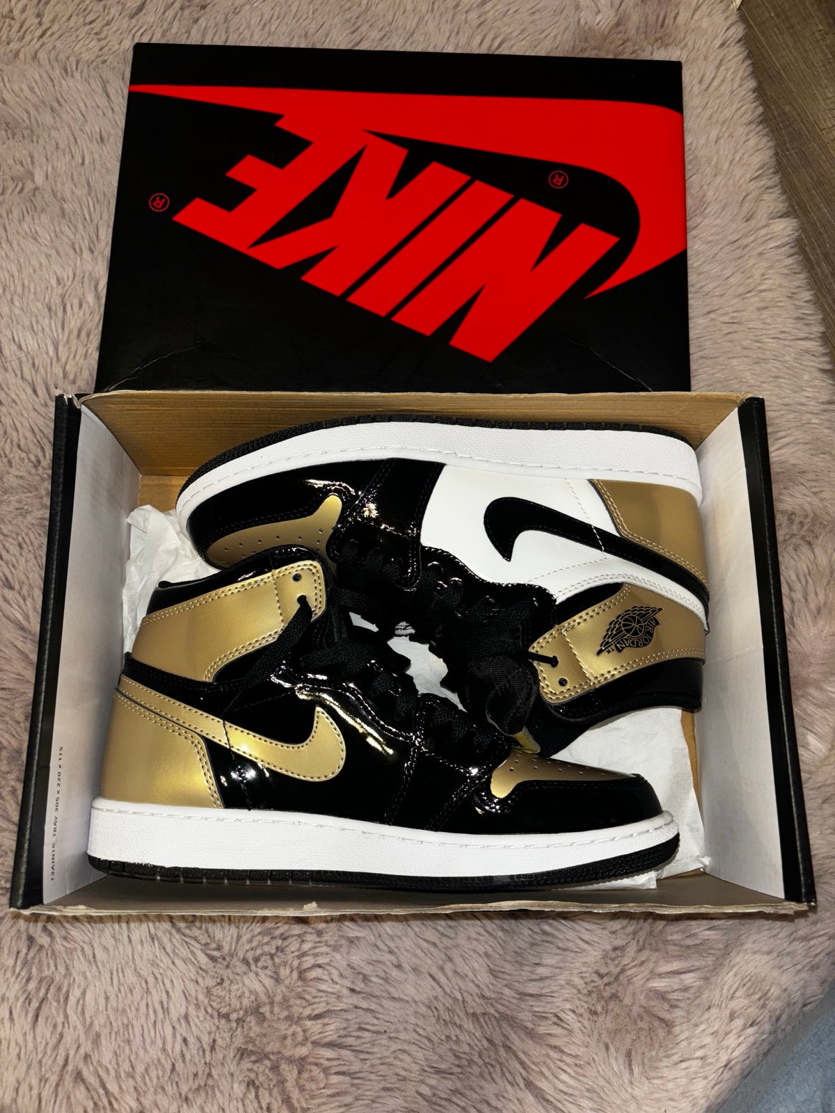 Gold Toe Jordan 1s 6.5 M