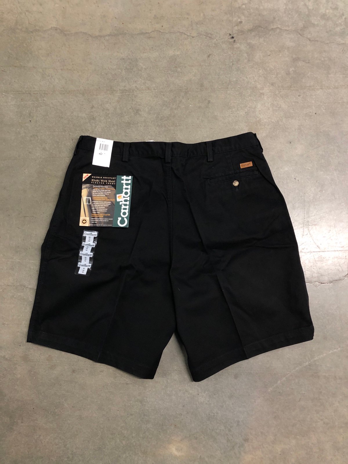 Vintage Y2K Carhartt Khaki Work Shorts Pleated Front Men’s 42 Deadstock W Tags