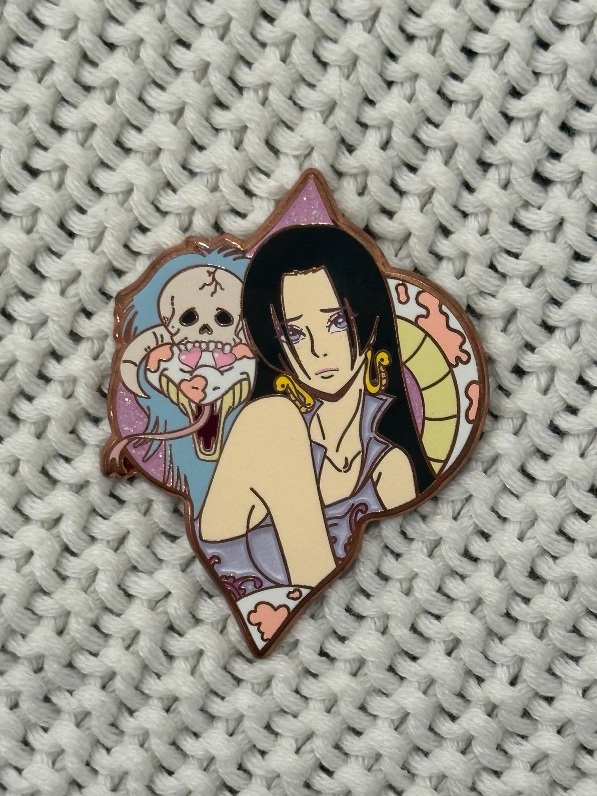 Enamel pin rose gold pastel boa