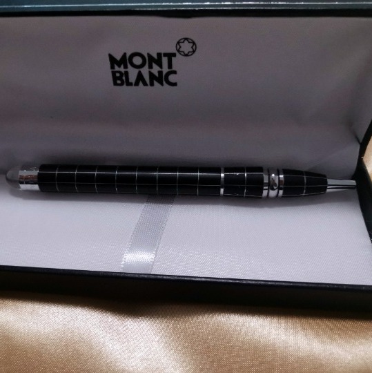 Mont blanc ballpoint pen