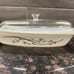 Pyrex Honeysuckle 033 1 1/2 qt Casserole w lid