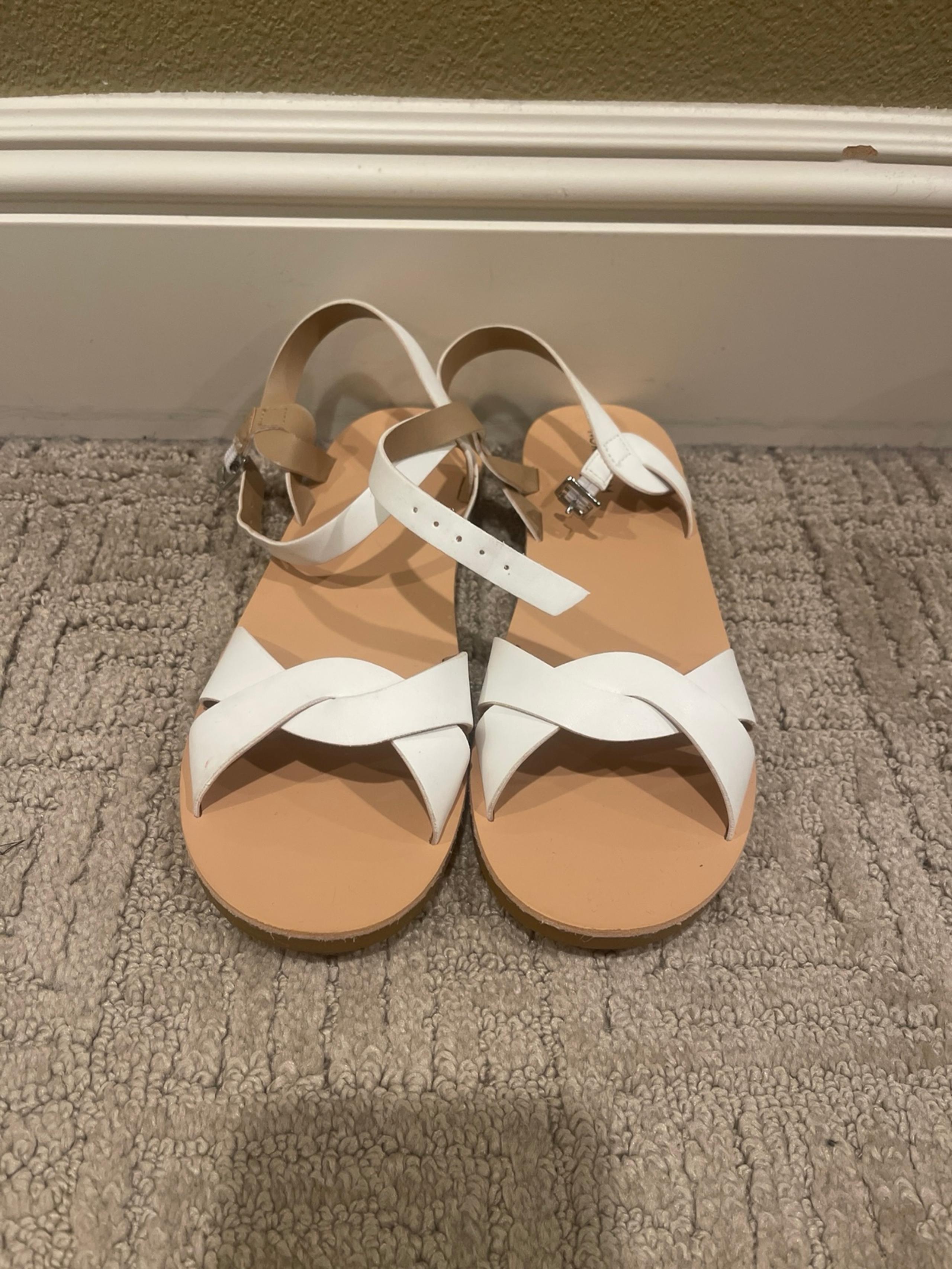 Sandals white size 4