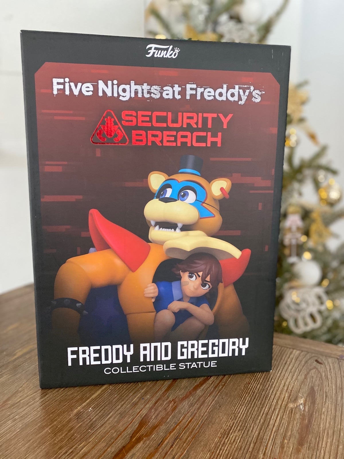 Five nights at Freddy’s security breach freddy and Gregory statue