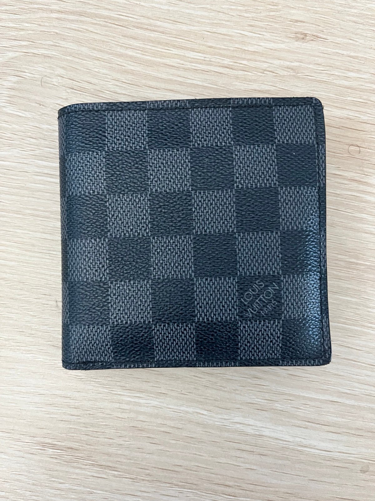 Louis Vuitton men’s wallet authentic Damier