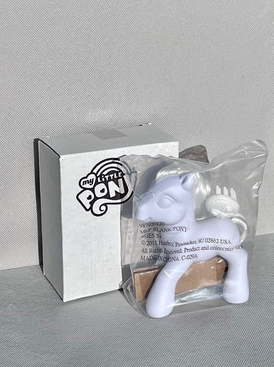 Retro diy Hasbro My Little Pony 2011 MLP Style Blank White Pony Rare