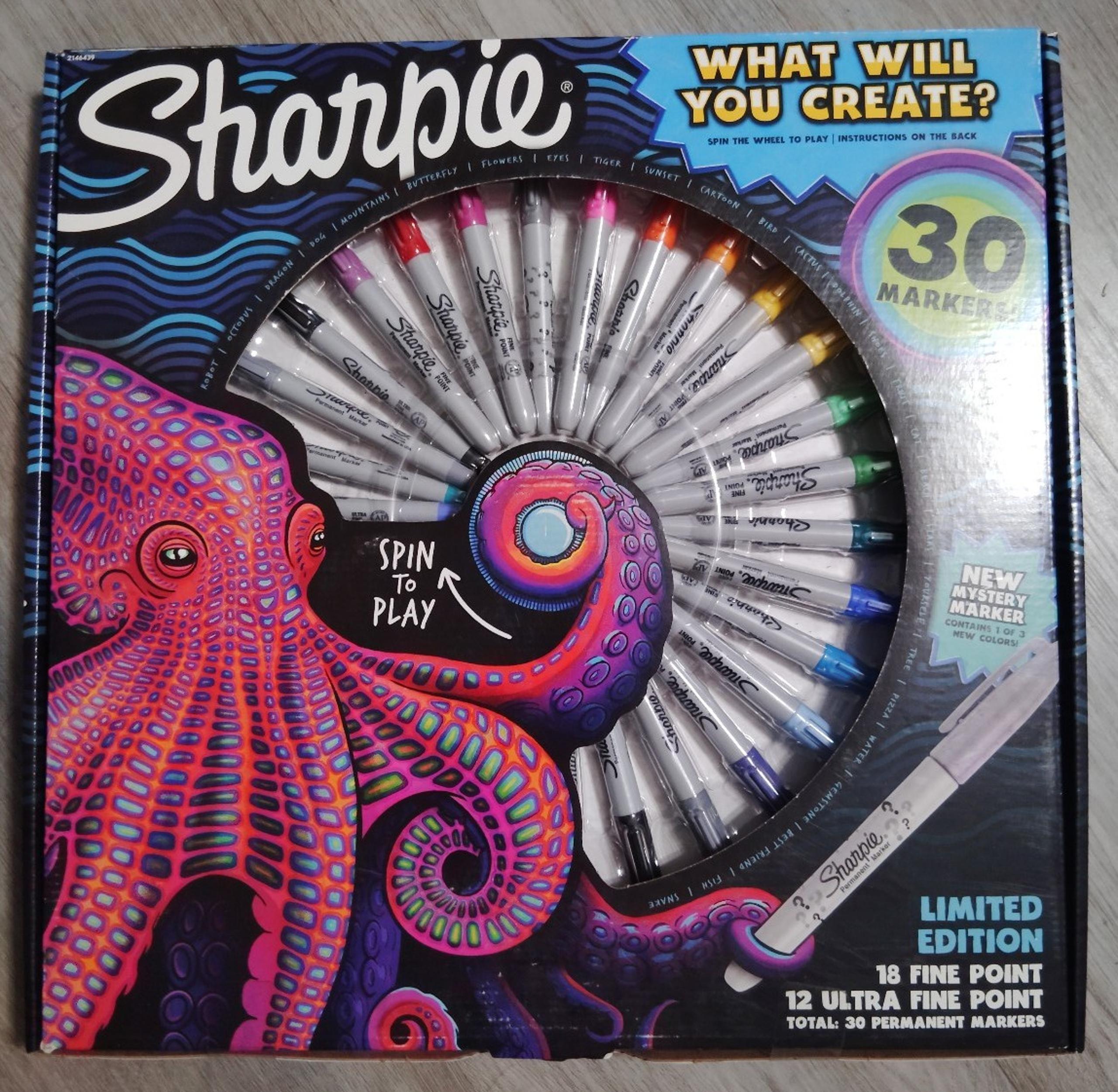 30 pack of Sharpie Markers