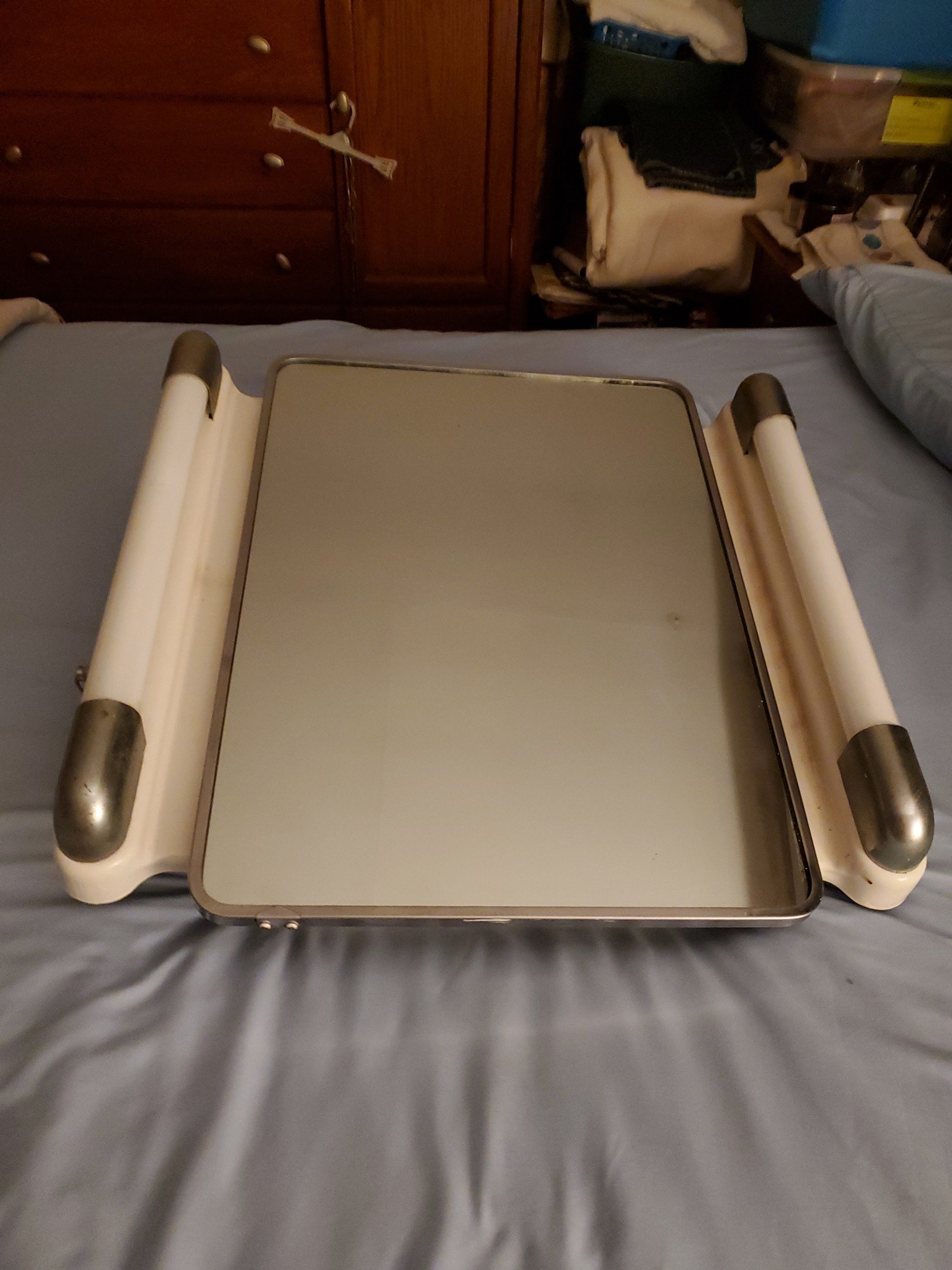 Vintage 1950 medicine cabinet with skyscraper lights