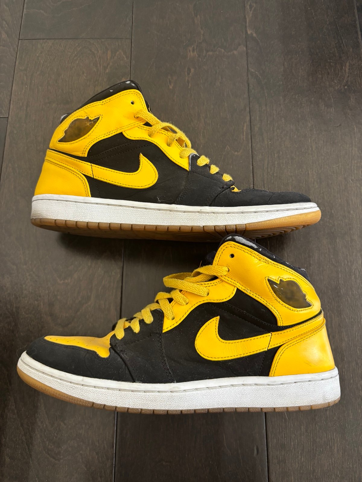 Air Jordan 1 Retro Mid New Love