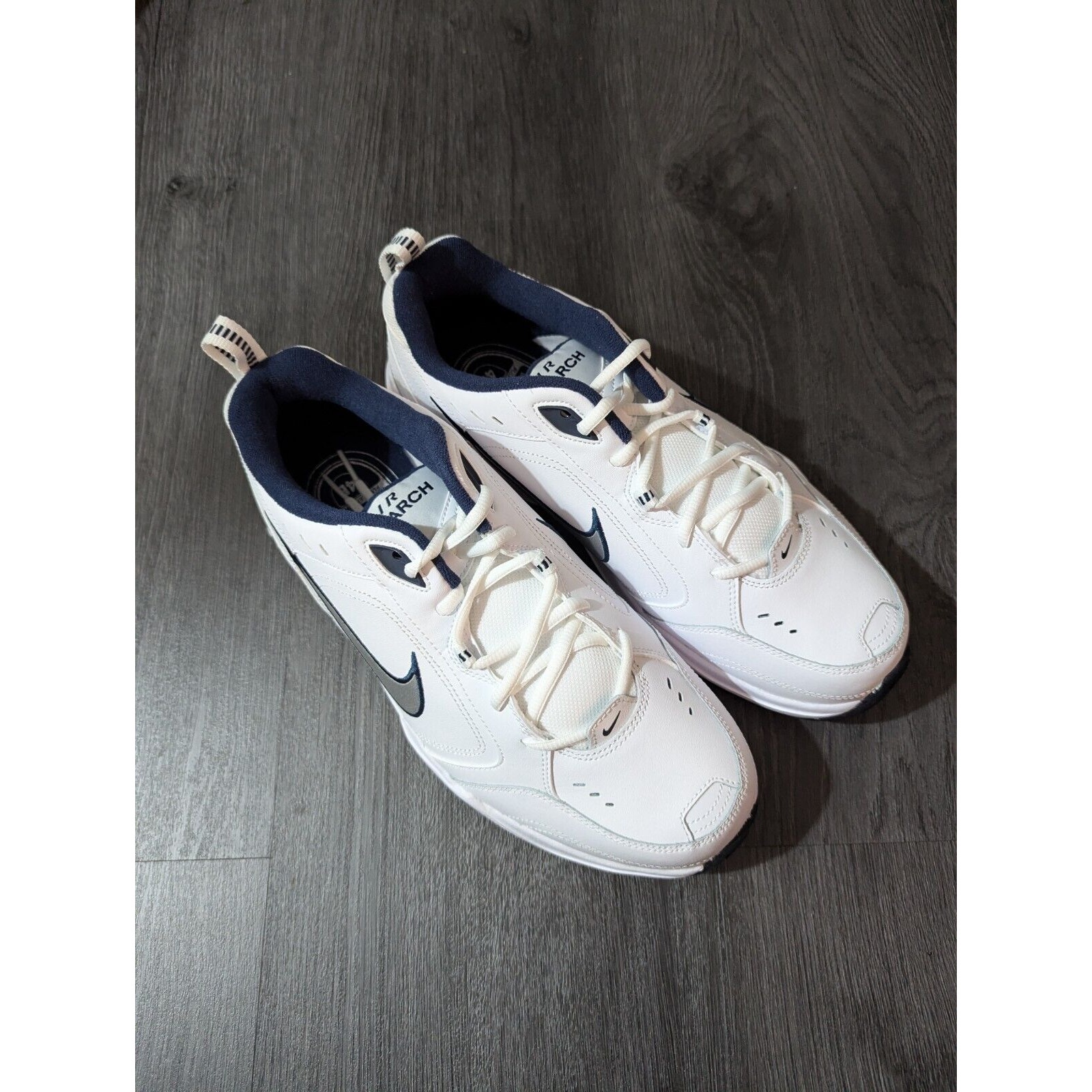 Size 11 - Mens Nike Air Monarch IV 4E Wide White