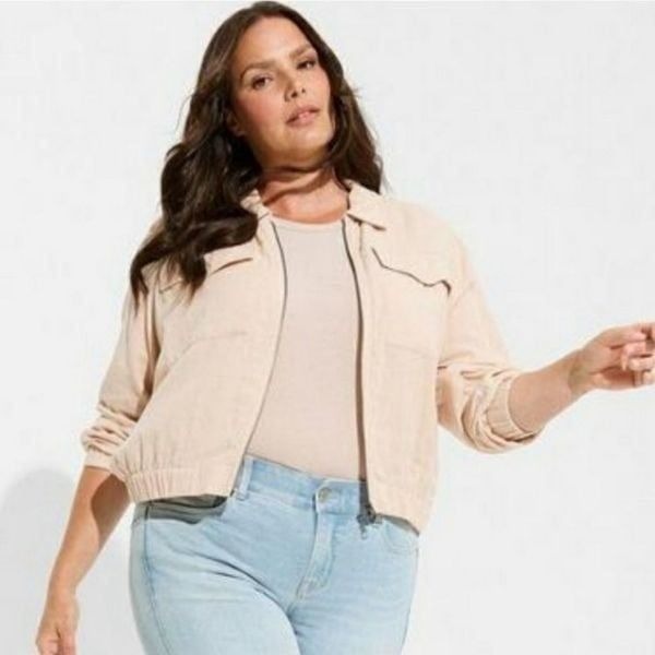 Torrid Cream Dual Fold Zip Front Cropped Jacket 4X NWT
