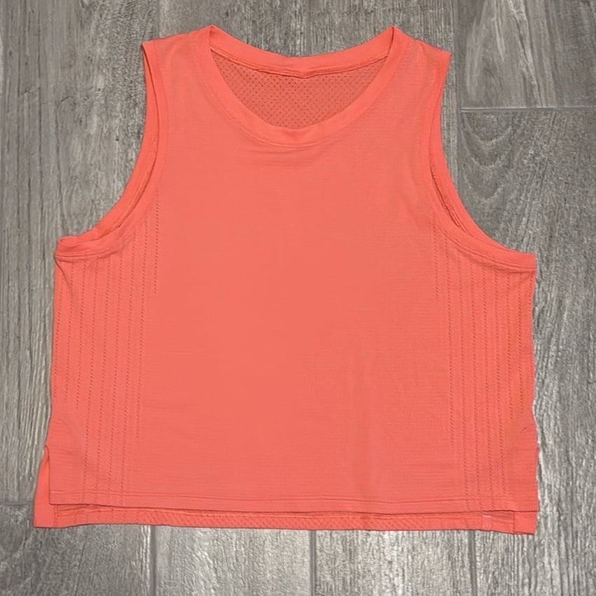 Lululemon train to be tank top