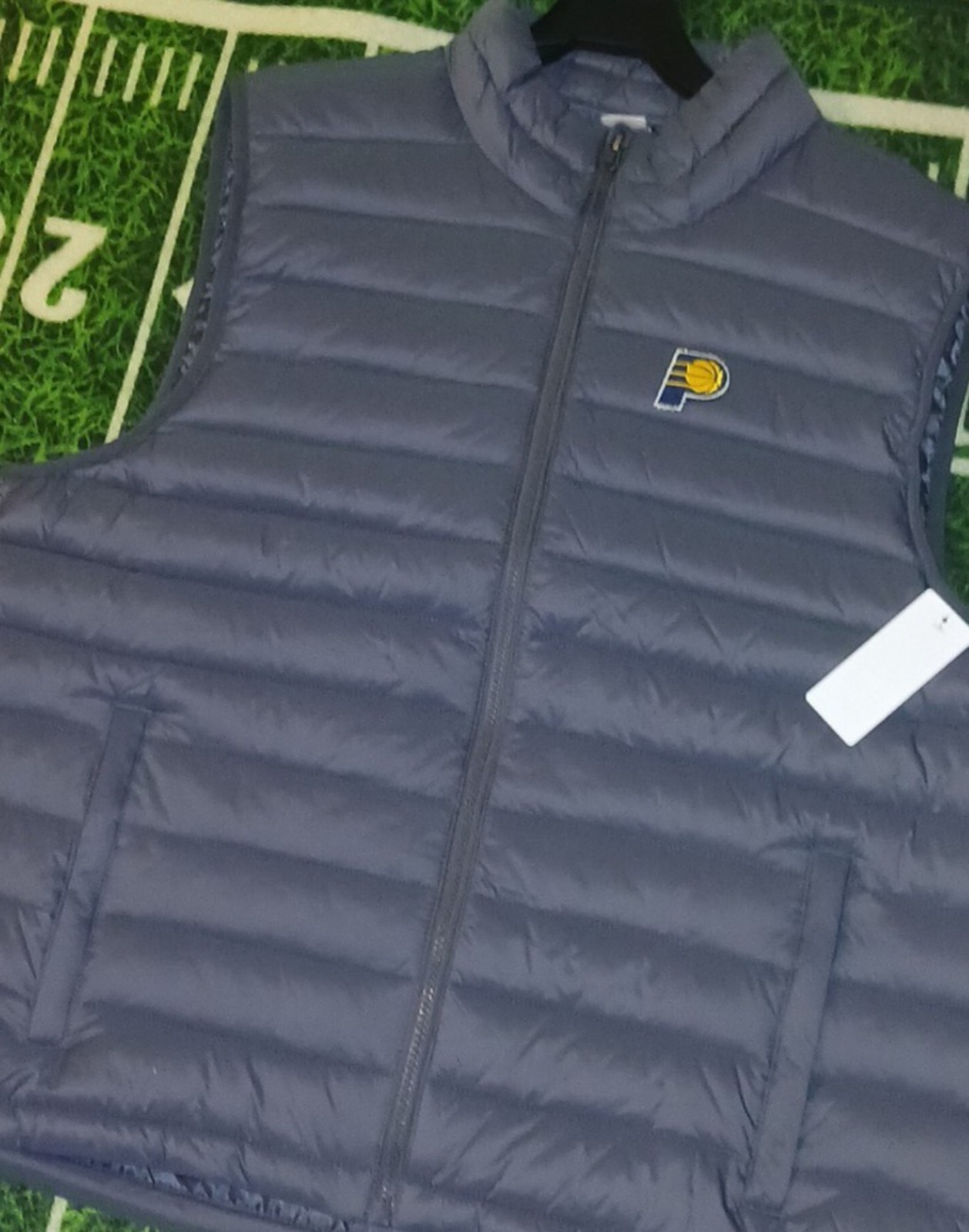 Indiana Pacers Full Zip Puffer Vest Jacket Winter Coat NWT ...full zip feature..