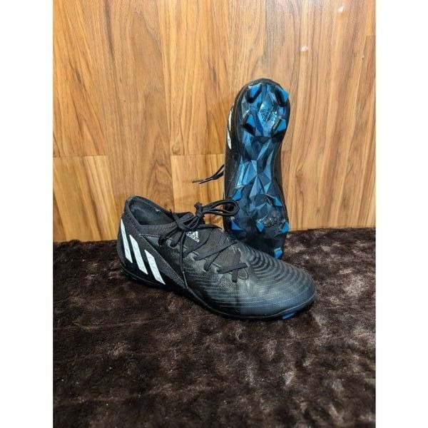 Adidas predator soccer cleats size 5.5