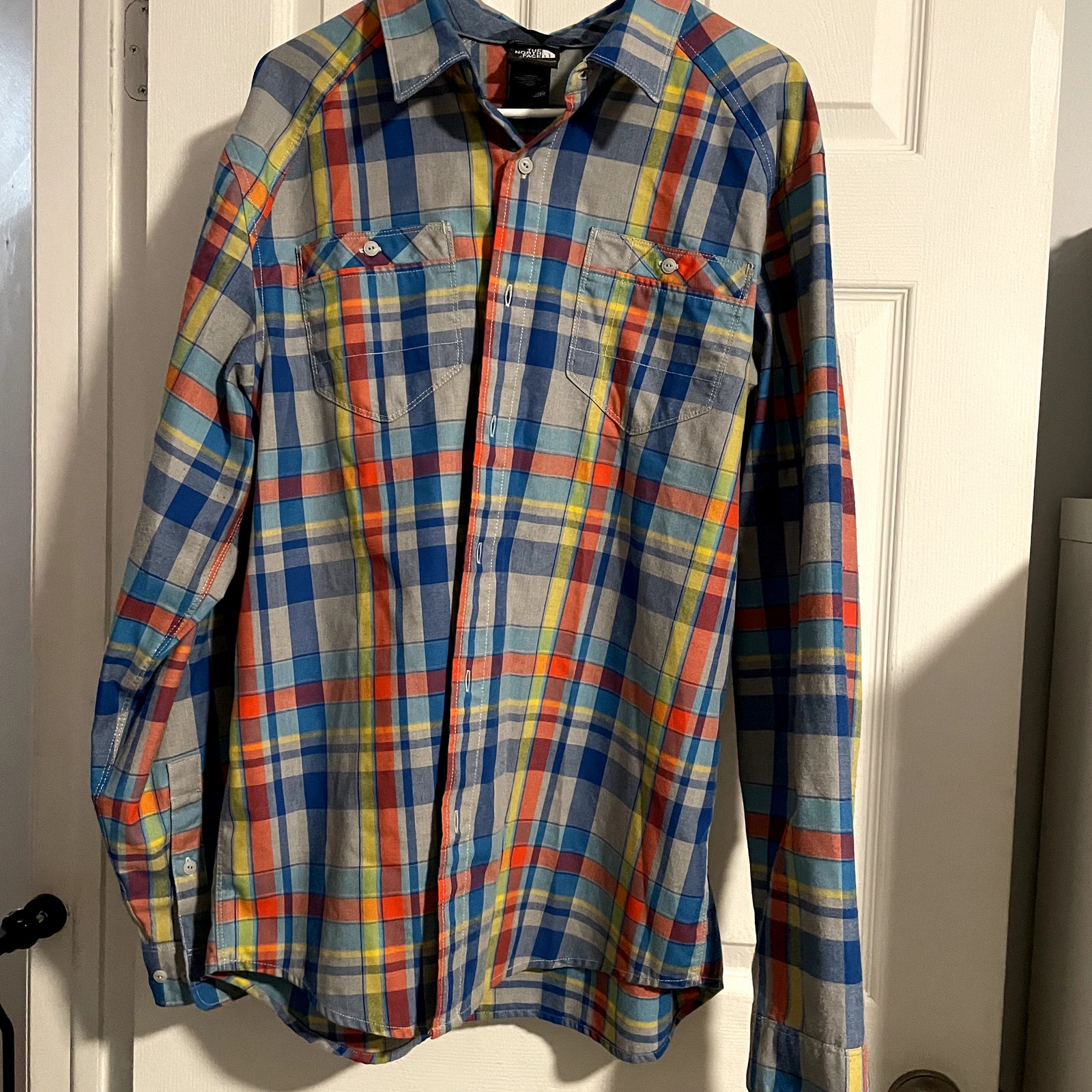 The North Face Men's Plaid Long sleeve Shirt Casual Button Down Size: Large