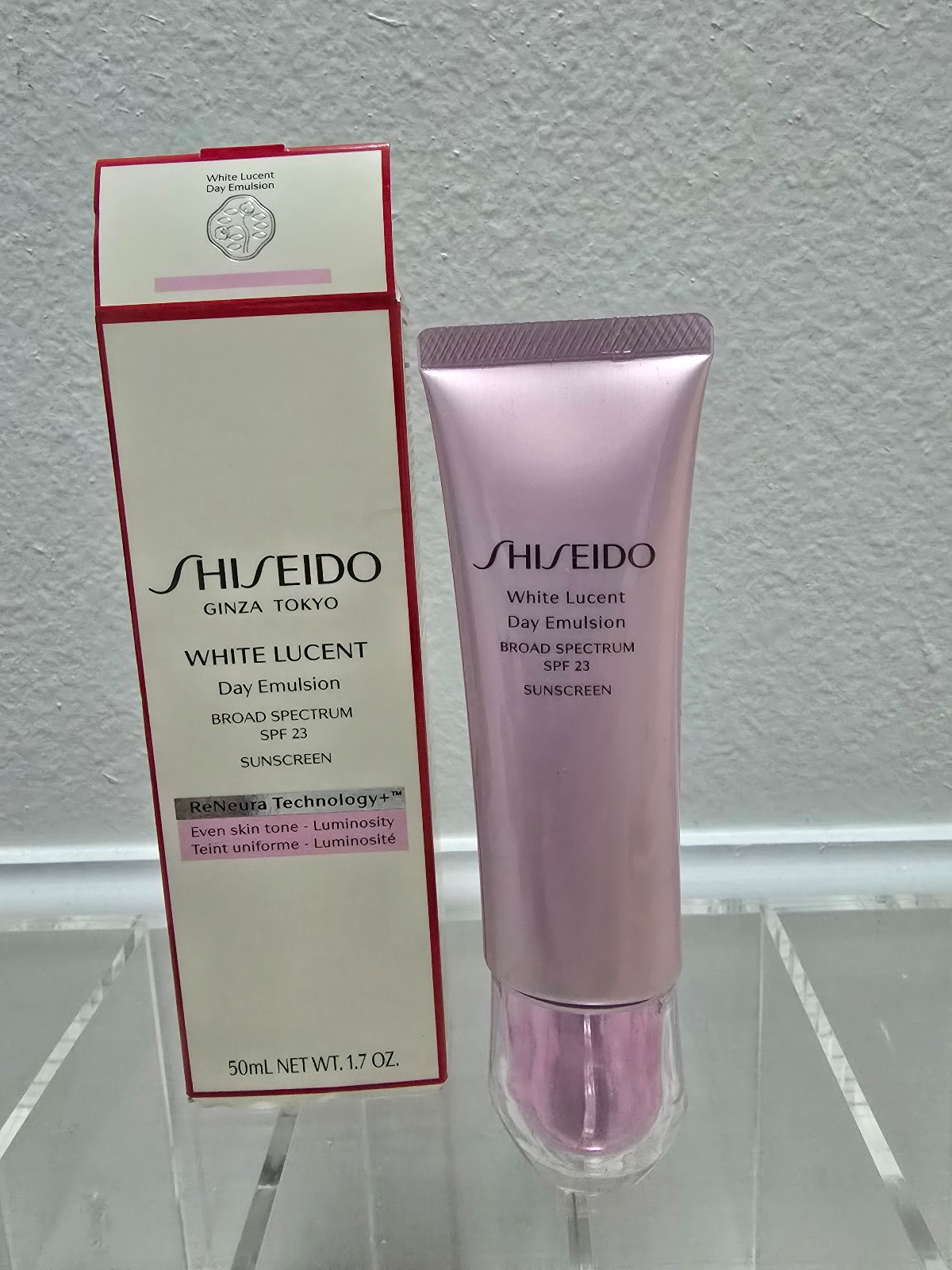 Shiseido White Lucent Day Emulsion Broad Spectrum SPF 23 / 50ml