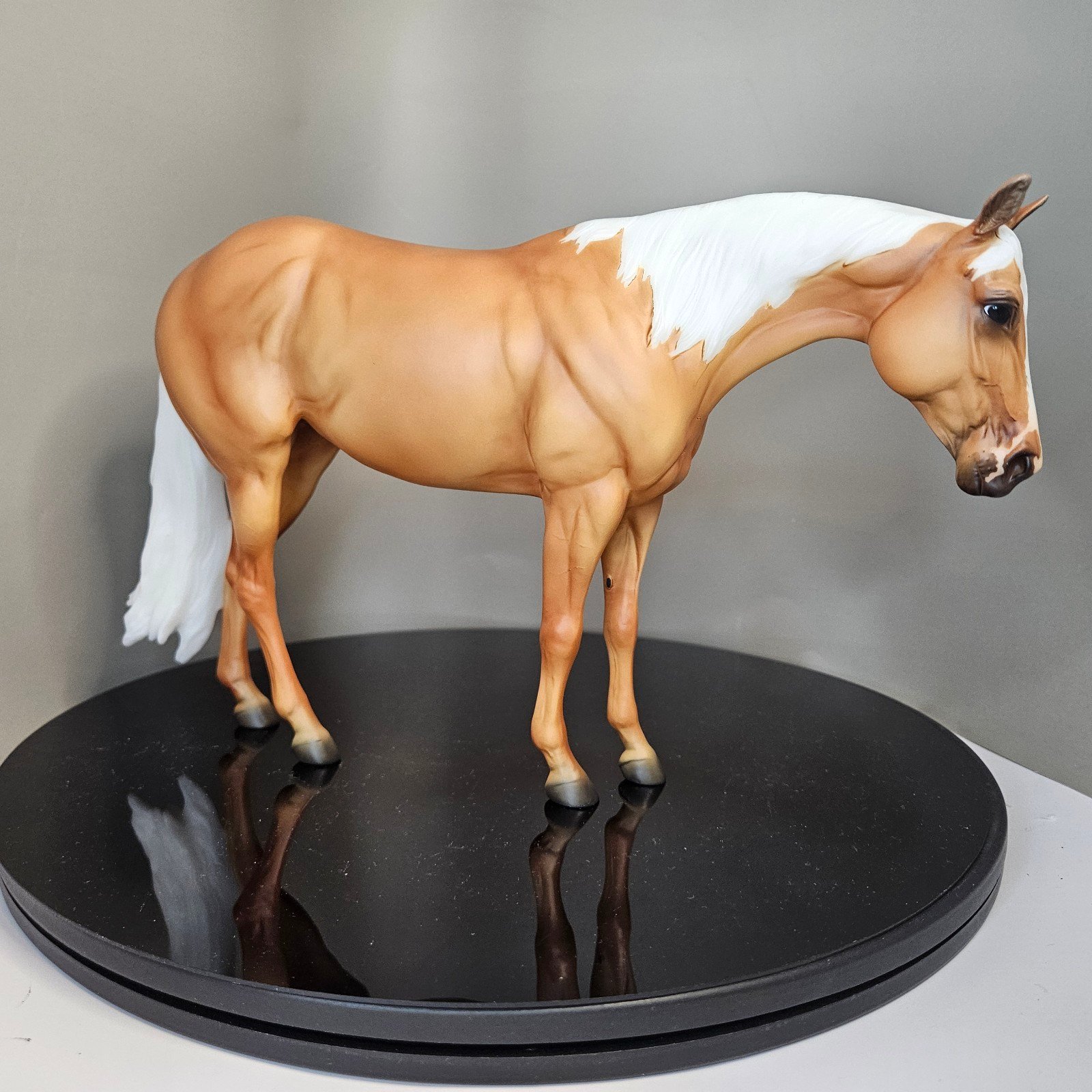 Breyer Ebony Shines standing Quarterhorse mare