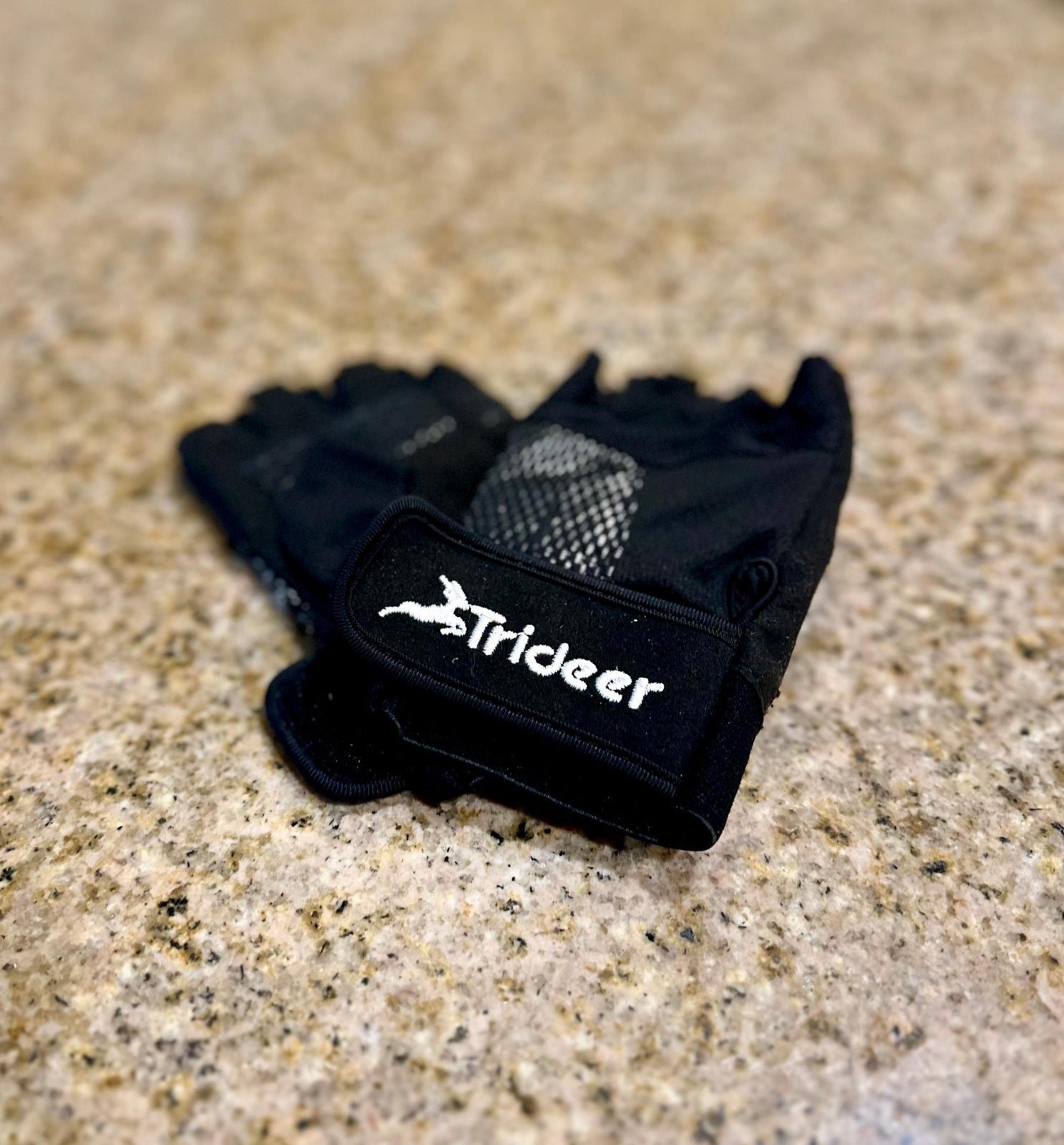 Women’s weightlifting gloves (small-medium)